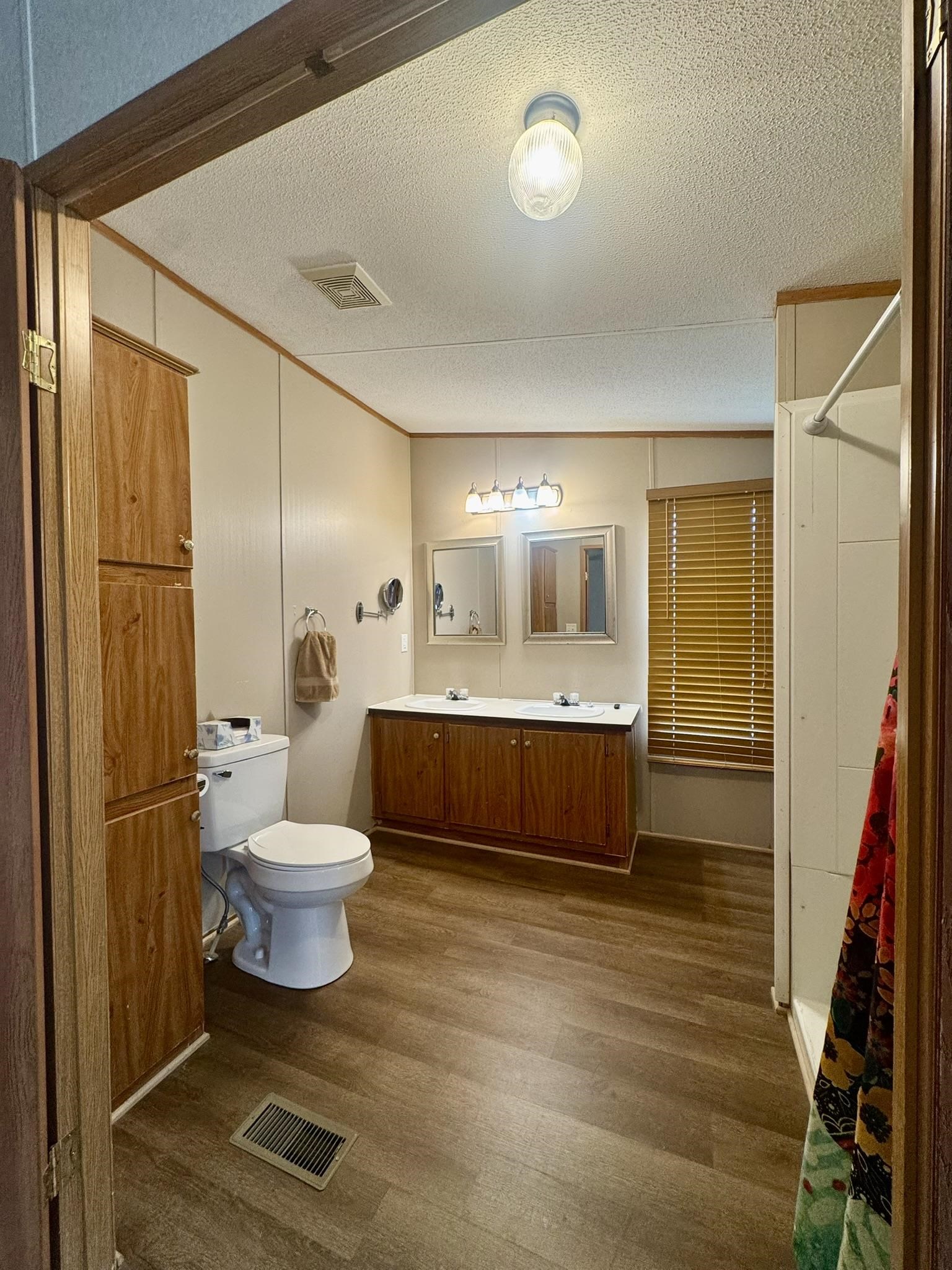 https://zimg.paragon.ice.com/ParagonImages/Property/PH/AABRKY/61012/9/0/0/d3c3940293e72fc6f19d063acdbfa31e/0/9ba30d3fcbbb4cbcea73e70fa065fa7a/61012-fdd2138a-784d-426b-b13a-9278be81c19f.JPG