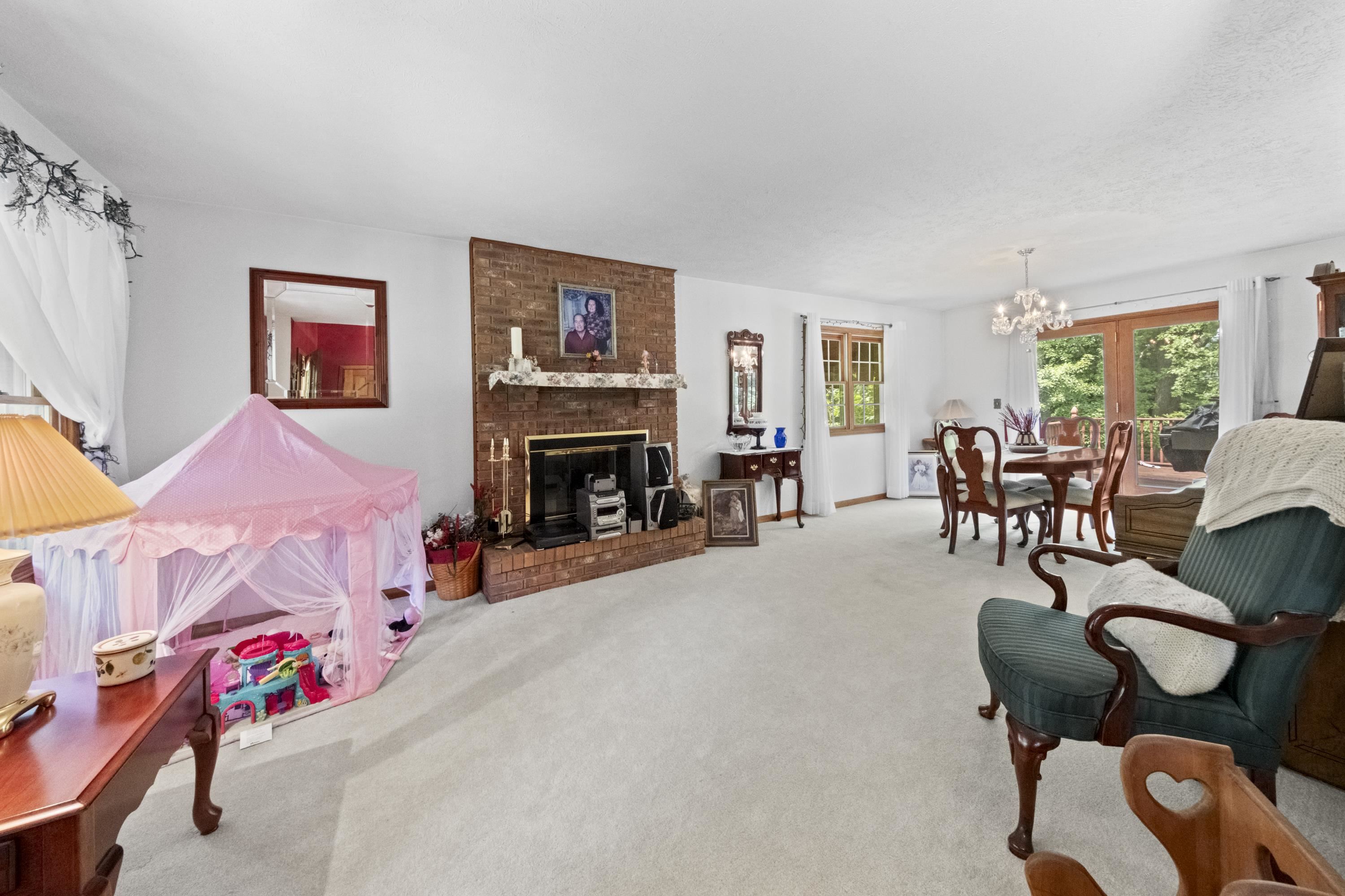 https://zimg.paragon.ice.com/ParagonImages/Property/PH/AABRKY/61013/5/0/0/ffb93cad65aea23c924e1bc48dd1b8db/0/56de28555cc7d24616f32c8d4b969a45/61013-f7eb5fd2-43b9-4df1-a690-54ffab03453e.JPG