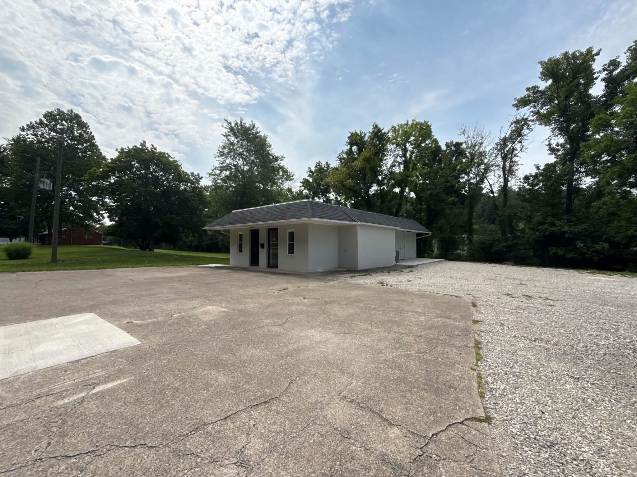 https://zimg.paragon.ice.com/ParagonImages/Property/PH/AABRKY/61014/1/0/0/86dbc0a5134b9105f6163dbd1b6ebfcc/0/80380732e622e9bae455f89fcd074494/61014-d4ee1502-c73c-489c-aebe-03d4dd7909b1.JPG