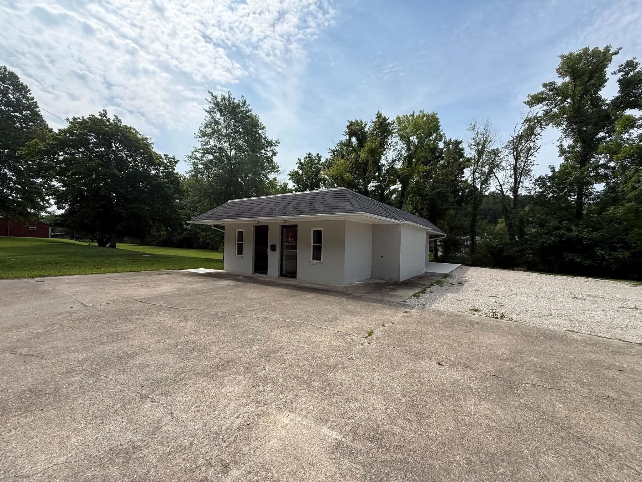 https://zimg.paragon.ice.com/ParagonImages/Property/PH/AABRKY/61014/10/0/0/d8f81e33d1be774a6eccdb107b488ed4/0/80380732e622e9bae455f89fcd074494/61014-5c5985b7-6d85-4f90-b2fc-4e40eec21e5f.JPG