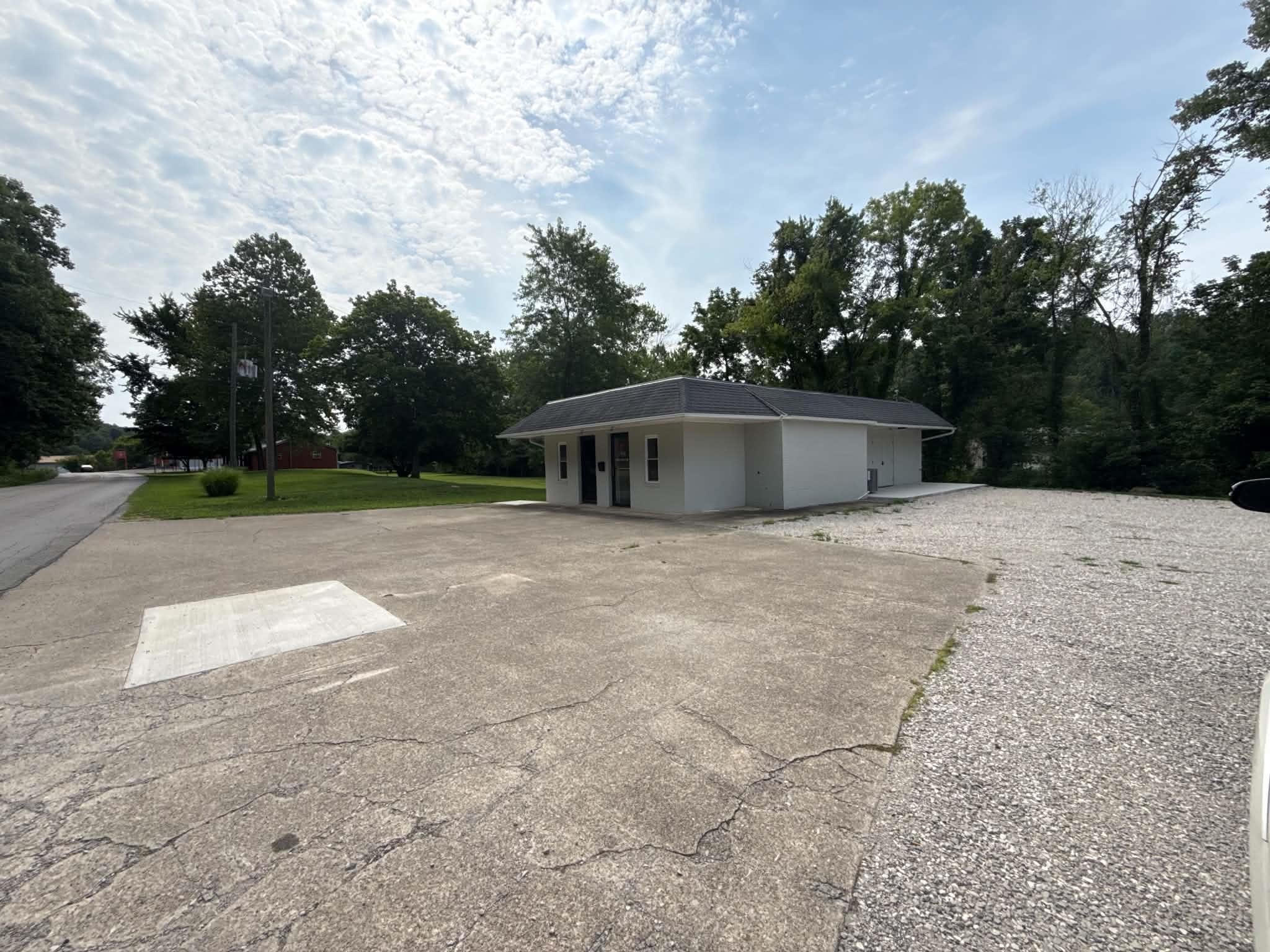 https://zimg.paragon.ice.com/ParagonImages/Property/PH/AABRKY/61014/11/0/0/abe43e3d9094f6b5bcf5d8e4e0872f4e/0/80380732e622e9bae455f89fcd074494/61014-672d8f0d-320a-4189-937f-df54cce7acd4.JPG