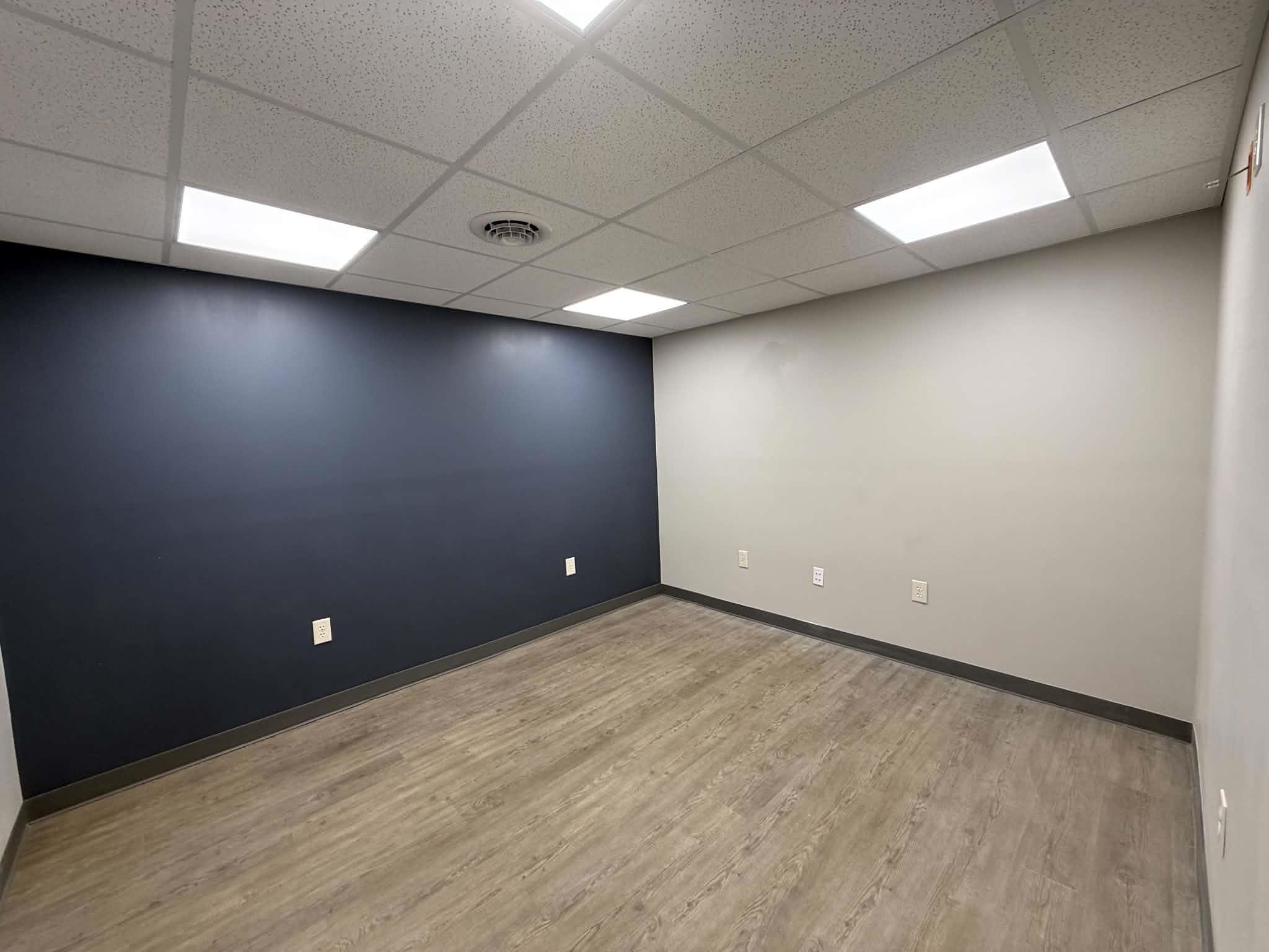 https://zimg.paragon.ice.com/ParagonImages/Property/PH/AABRKY/61014/4/0/0/77625e257d7dff07a4d8708f58871cc7/0/80380732e622e9bae455f89fcd074494/61014-6ebd82cb-0865-41a1-9b02-b301560c85dc.JPG