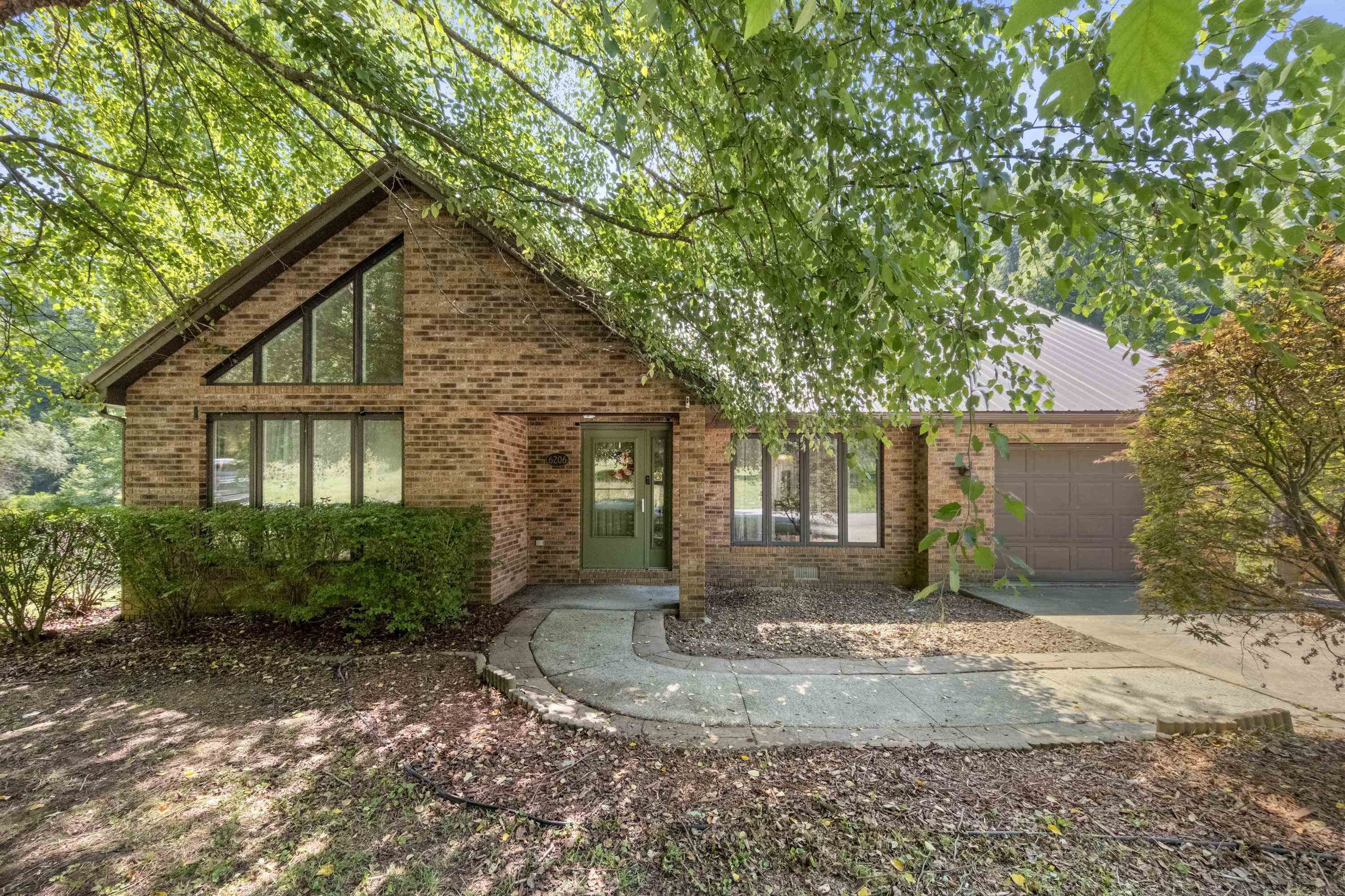 https://zimg.paragon.ice.com/ParagonImages/Property/PH/AABRKY/61015/1/0/0/515e340d4dc9113045365c13cd2a601c/0/3a966eef21536fef4447f0d1e8f3e271/61015-b4262584-bc16-4b6d-86cd-6a5a0e679716.JPG