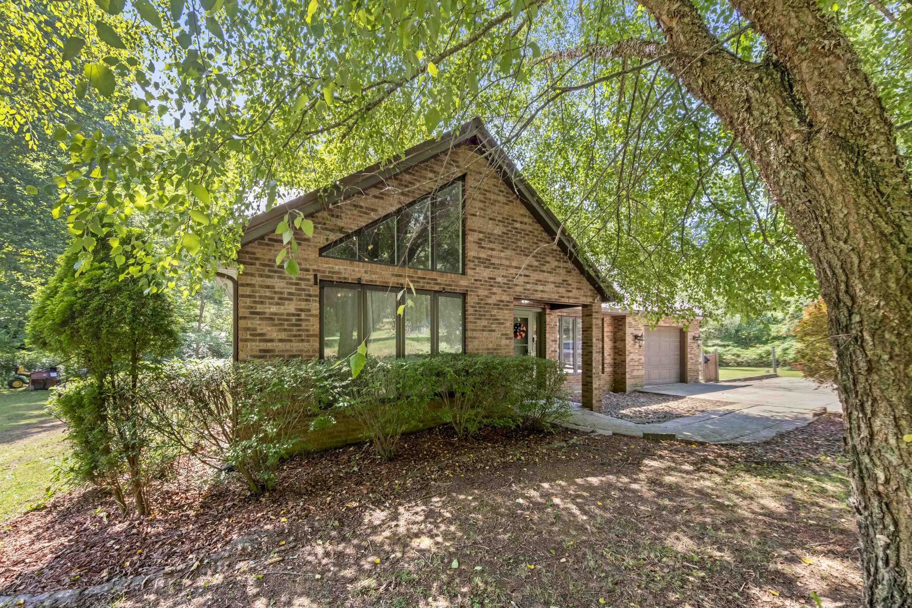 https://zimg.paragon.ice.com/ParagonImages/Property/PH/AABRKY/61015/5/0/0/fbe45718617da62085217c32f76edfd6/0/3a966eef21536fef4447f0d1e8f3e271/61015-64cc107c-81d2-458b-aa8c-09b8effdd081.JPG