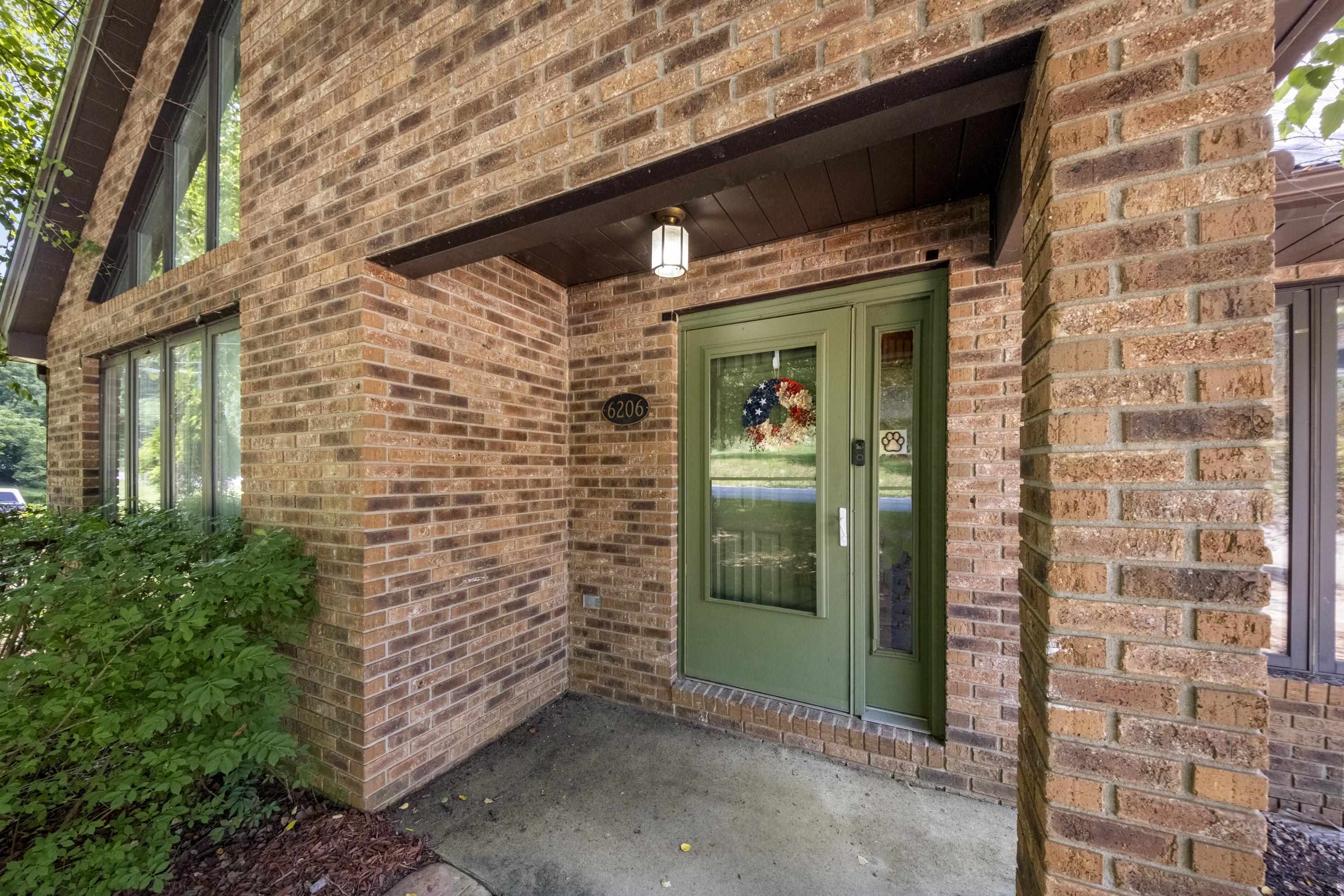 https://zimg.paragon.ice.com/ParagonImages/Property/PH/AABRKY/61015/9/0/0/3b27fc3cf5b4af924b400ab467f9501d/0/3a966eef21536fef4447f0d1e8f3e271/61015-df16ff2f-4681-4ea9-9dfb-389338f76ed4.JPG