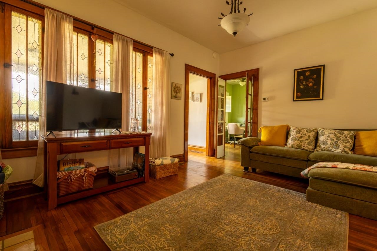 https://zimg.paragon.ice.com/ParagonImages/Property/PH/AABRKY/61017/11/0/0/83a483569fb6d34fd1d759fe0d21b380/0/121be92e735ad0d90fef09234fbbee1b/61017-18758858-4cda-4914-a3a8-2b4afff6a112.JPG