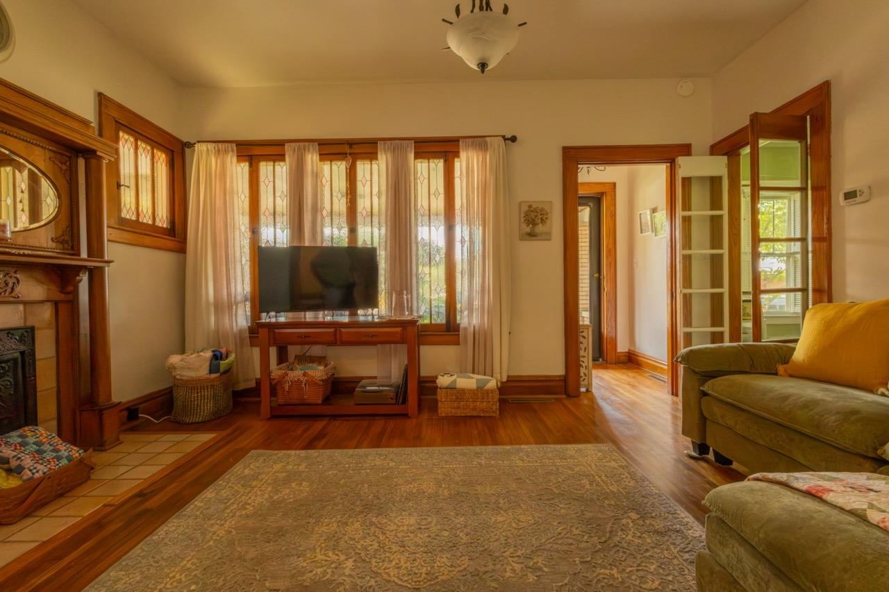 https://zimg.paragon.ice.com/ParagonImages/Property/PH/AABRKY/61017/9/0/0/b15bb0631d47060889d273076310571d/0/121be92e735ad0d90fef09234fbbee1b/61017-e226370c-3674-4985-8fda-b1920d16ff8b.JPG