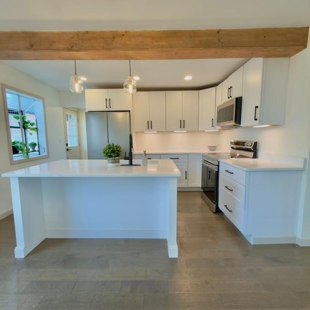 https://zimg.paragon.ice.com/ParagonImages/Property/PH/AABRKY/61018/2/0/0/14207648d9db71122e99aa21cbf460b0/0/408bf6b59faaee744830fc046db50fb4/61018-716e077d-b48e-4e8f-971c-c90bd8ef72da.JPG