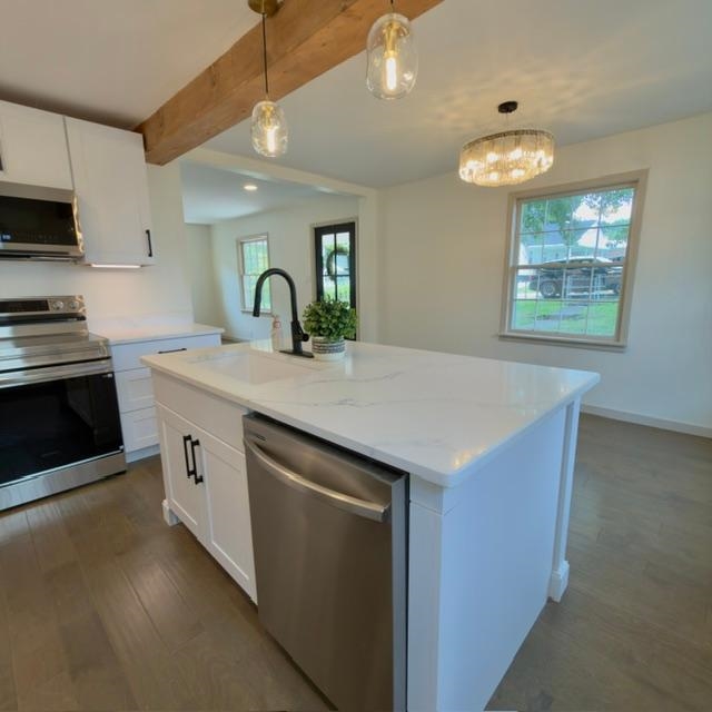 https://zimg.paragon.ice.com/ParagonImages/Property/PH/AABRKY/61018/3/0/0/b846c41370d6ee1aa0c37085a711ae47/0/408bf6b59faaee744830fc046db50fb4/61018-77c36986-3a04-4b65-8b58-f69491a2287d.JPG