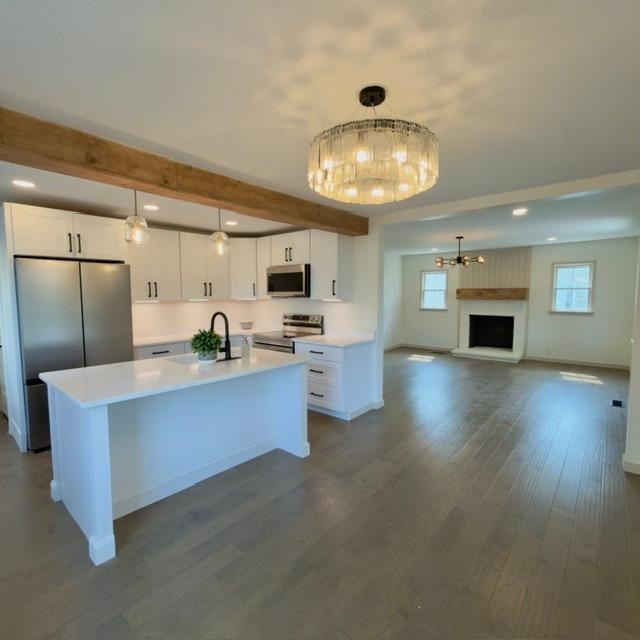 https://zimg.paragon.ice.com/ParagonImages/Property/PH/AABRKY/61018/5/0/0/f2b5872f2e5aa9a5a7f3898060257bea/0/408bf6b59faaee744830fc046db50fb4/61018-f871e642-8dd5-4a39-921e-2f0a55ec11f9.JPG