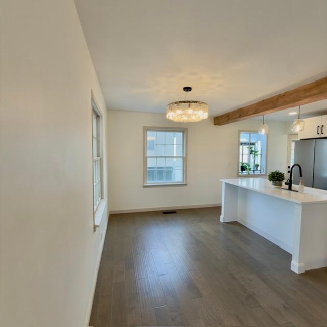 https://zimg.paragon.ice.com/ParagonImages/Property/PH/AABRKY/61018/8/0/0/f2f452d4bbdea54c99432309673c4ae2/0/408bf6b59faaee744830fc046db50fb4/61018-1c75ad71-4e32-4860-90e1-73c2e400cef9.JPG