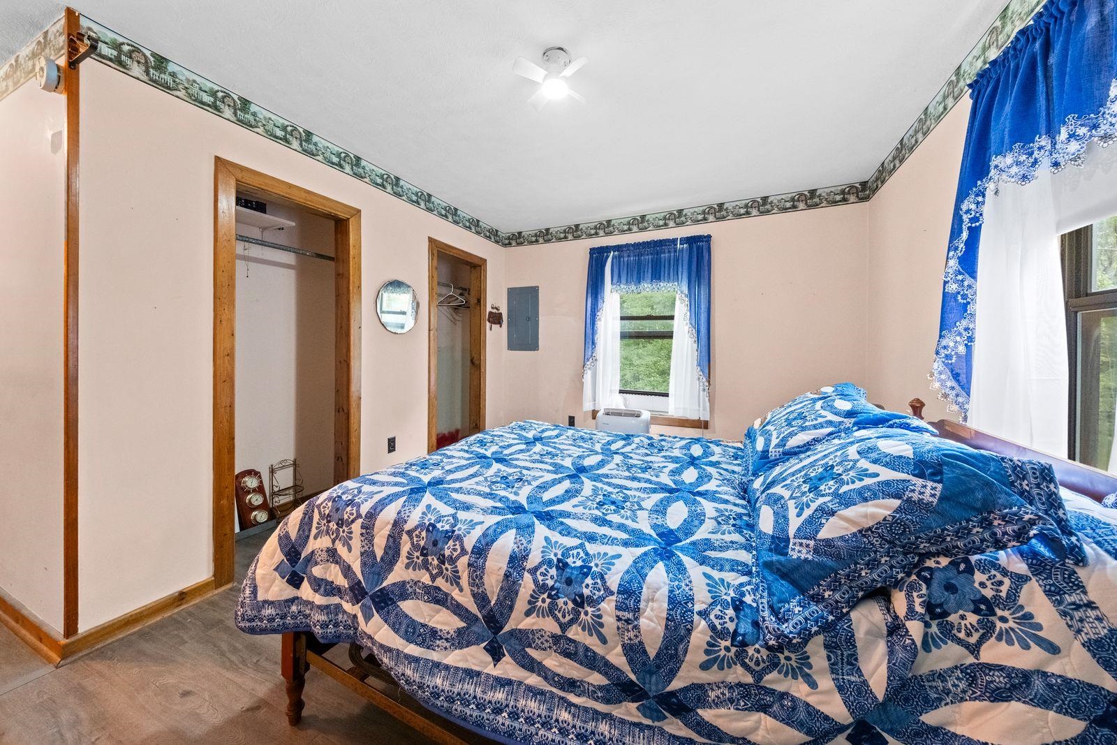 https://zimg.paragon.ice.com/ParagonImages/Property/PH/AABRKY/61021/13/0/0/f9d82c5558ffabef2d6d62d246956203/0/6b48f5582e7c9206e9fc250e206778cc/61021-5660800a-4464-4674-923c-6e79b72e6001.JPG
