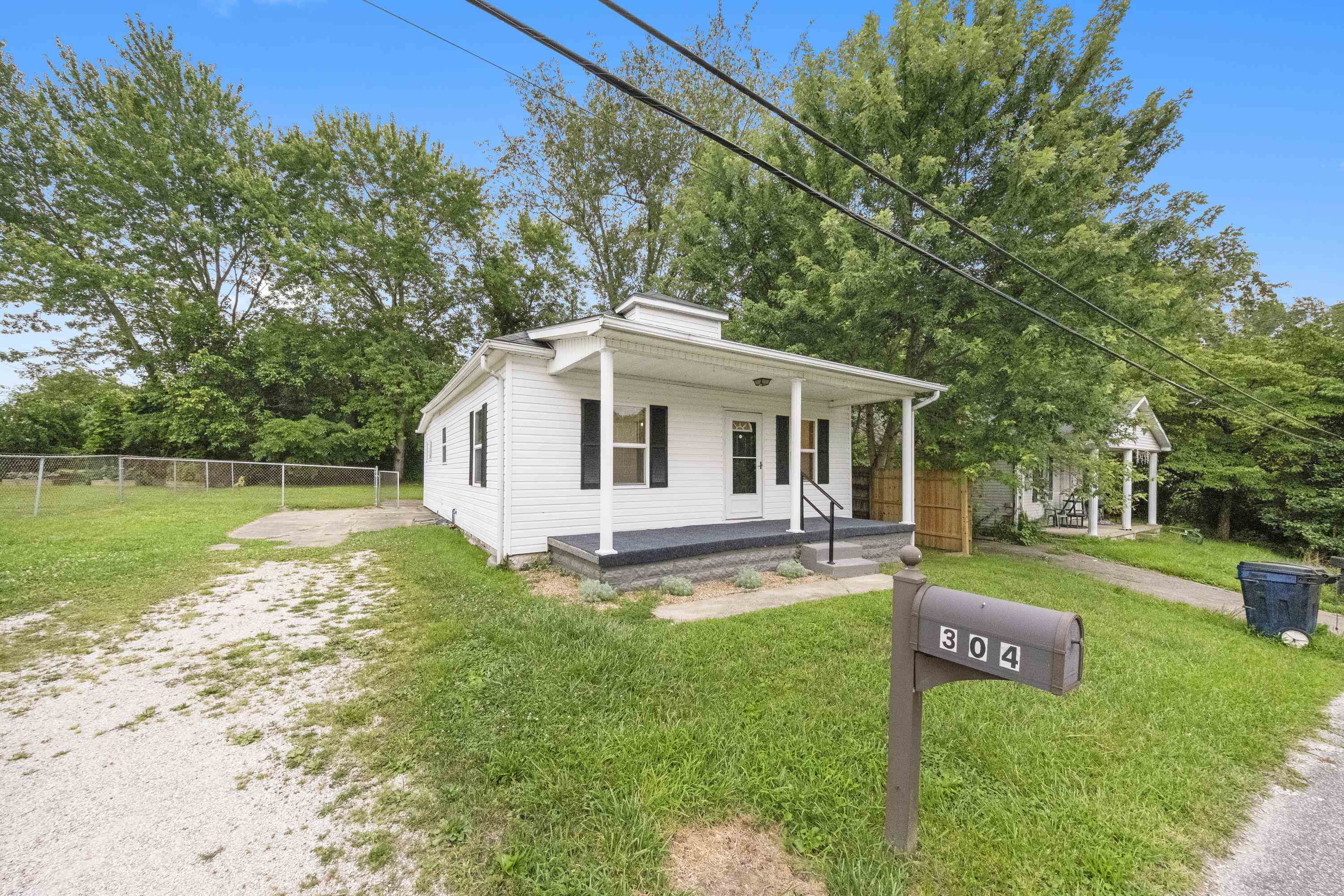 https://zimg.paragon.ice.com/ParagonImages/Property/PH/AABRKY/61024/4/0/0/0b54386e7301b4c84a45c190015ac53c/0/f9202c30d3df7d8300912229b24838c8/61024-f000dd89-3040-4969-9e78-e733487d9b99.JPG