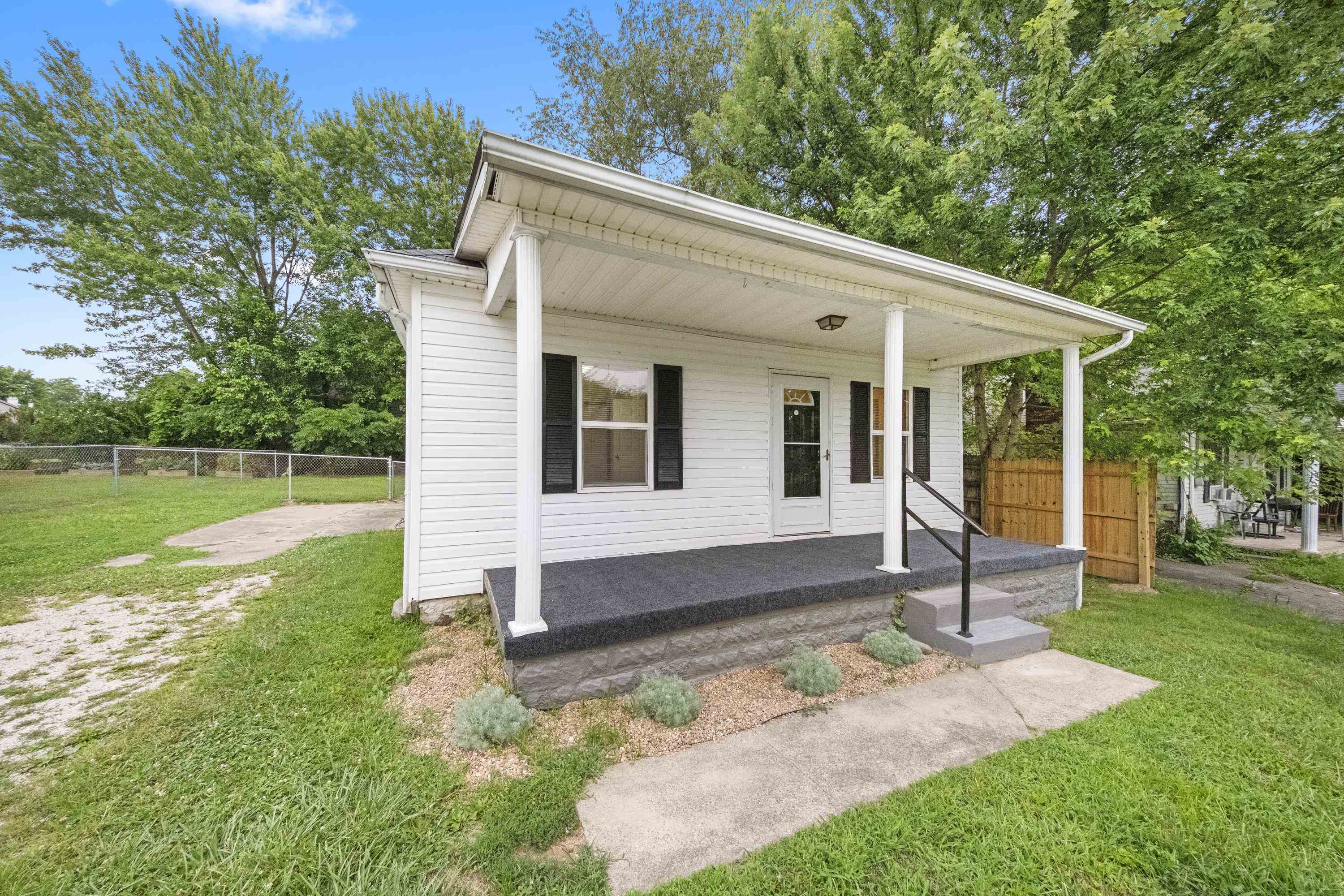 https://zimg.paragon.ice.com/ParagonImages/Property/PH/AABRKY/61024/5/0/0/c5c285902d4702afa2f4d7aa06b5dcdc/0/f9202c30d3df7d8300912229b24838c8/61024-5b67906a-af82-4f3f-882b-d0be3a96426f.JPG