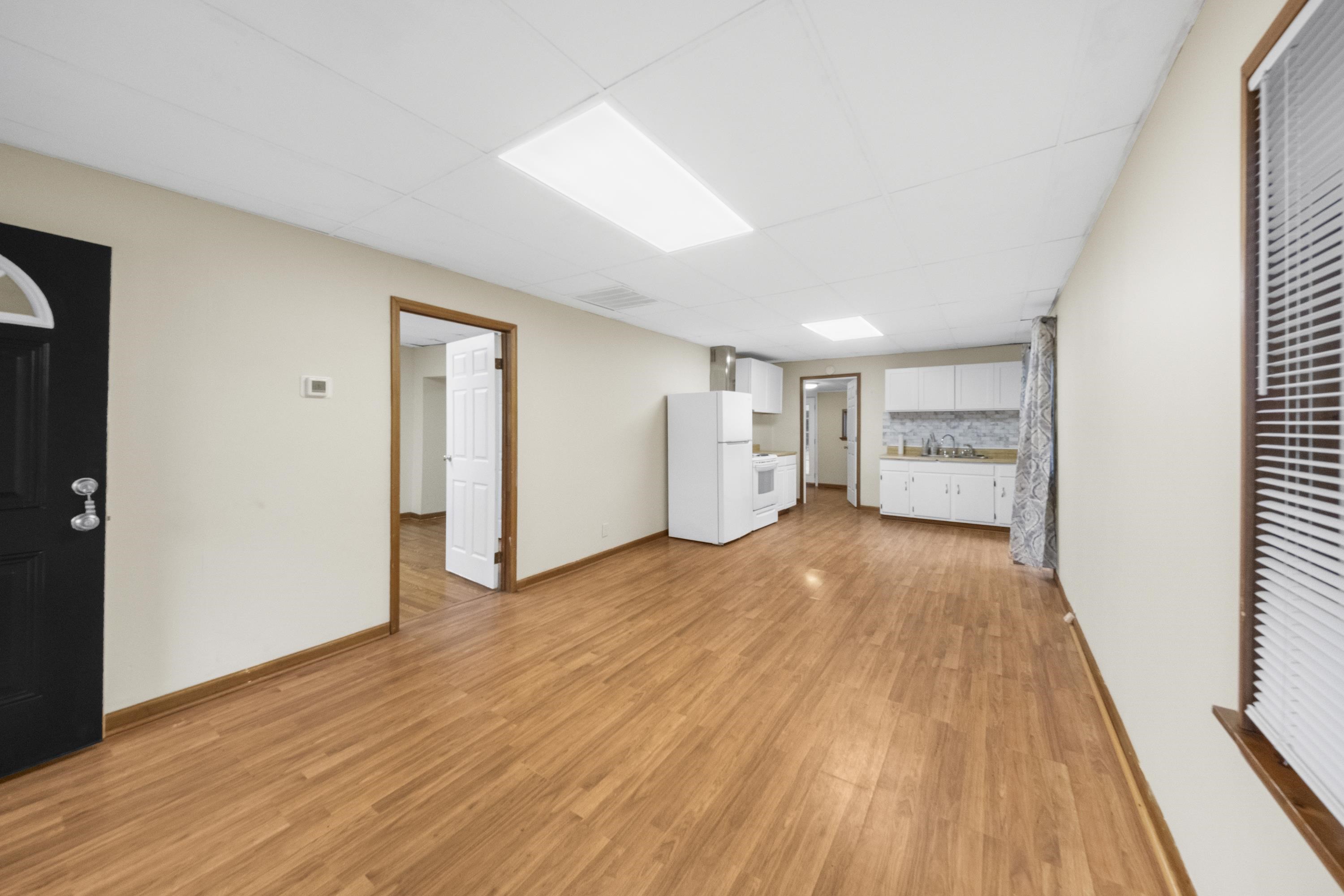 https://zimg.paragon.ice.com/ParagonImages/Property/PH/AABRKY/61024/7/0/0/e87c42e44f89c277c16694127123784e/0/f9202c30d3df7d8300912229b24838c8/61024-8a899697-4cbf-4781-93b6-42a7d6c04acc.JPG