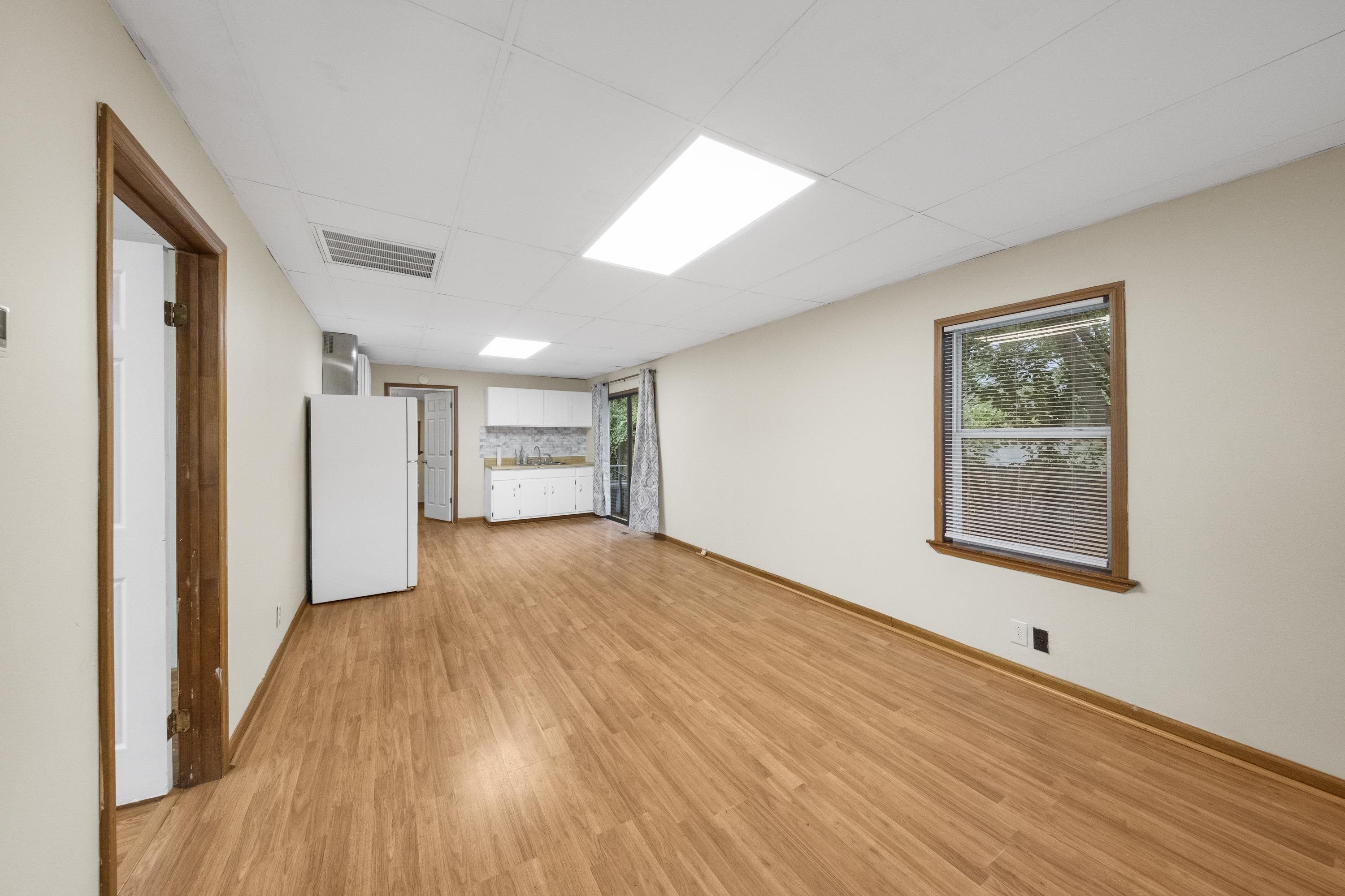 https://zimg.paragon.ice.com/ParagonImages/Property/PH/AABRKY/61024/8/0/0/54685fdd8fcd5a6d61890d12bd89e64f/0/f9202c30d3df7d8300912229b24838c8/61024-8b46bb6f-8091-4fba-9e33-3ddb69d47a2a.JPG
