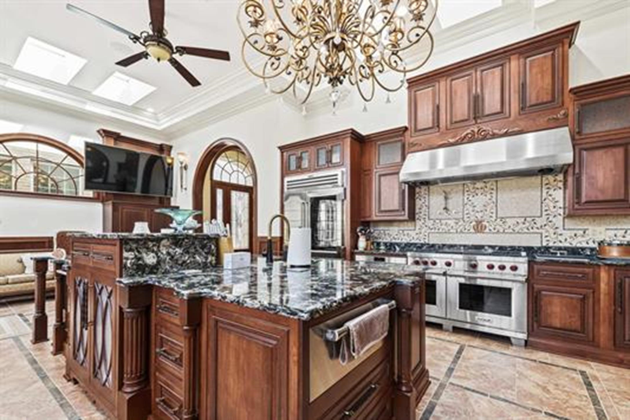 https://zimg.paragon.ice.com/ParagonImages/Property/PH/AABRKY/61025/12/0/0/dbf28dcae0db0aaf61b600dc7db4bcb3/0/241ec304592973a52986cce23d485a8a/61025-2837f830-e085-4fda-a96f-4f9b3a2b4ca0.JPG