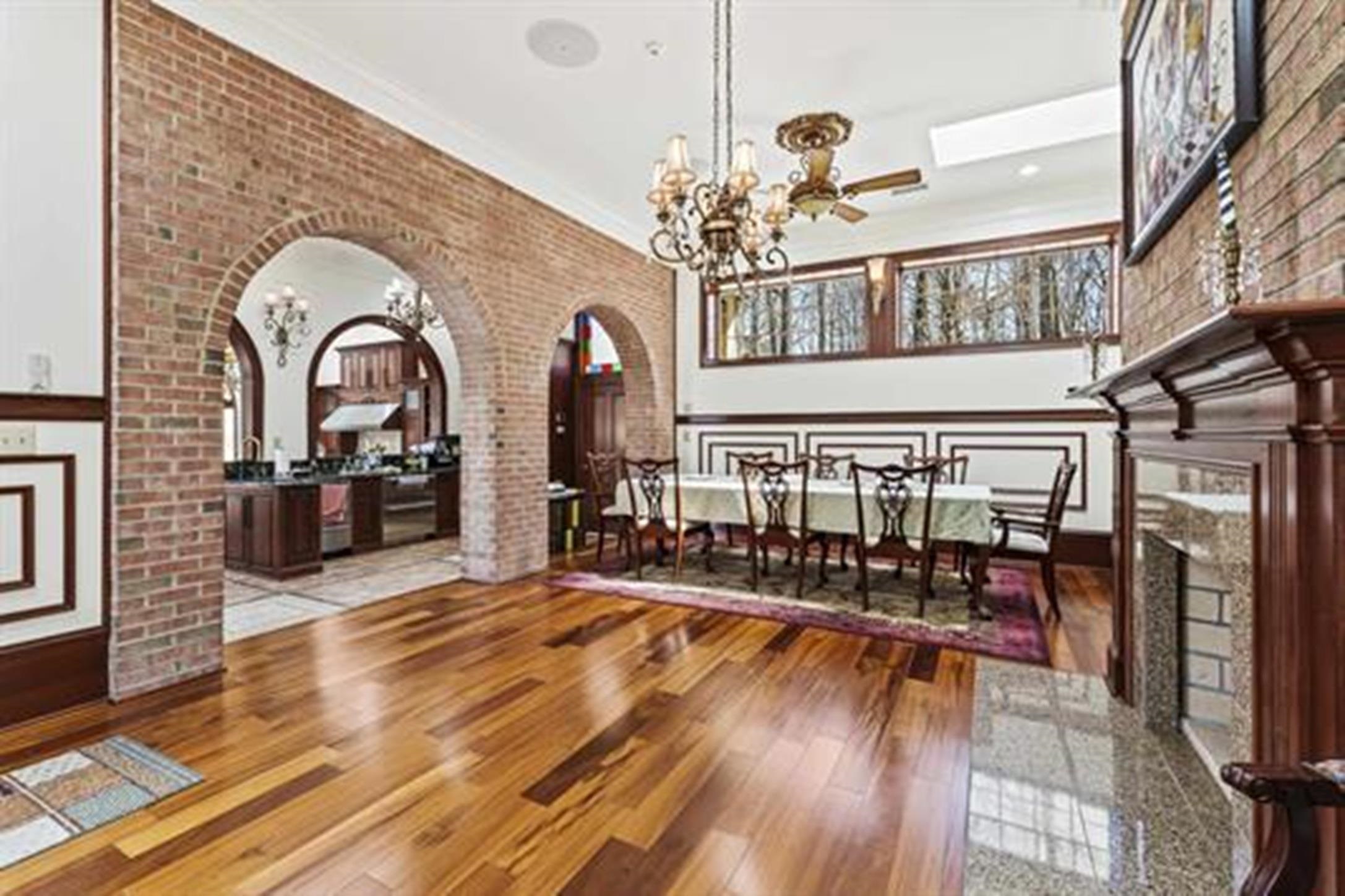 https://zimg.paragon.ice.com/ParagonImages/Property/PH/AABRKY/61025/13/0/0/22501a0bb0d90cb0367b81d28a56e6fc/0/241ec304592973a52986cce23d485a8a/61025-4b38f697-d06e-4f29-a8ea-550620954dc4.JPG