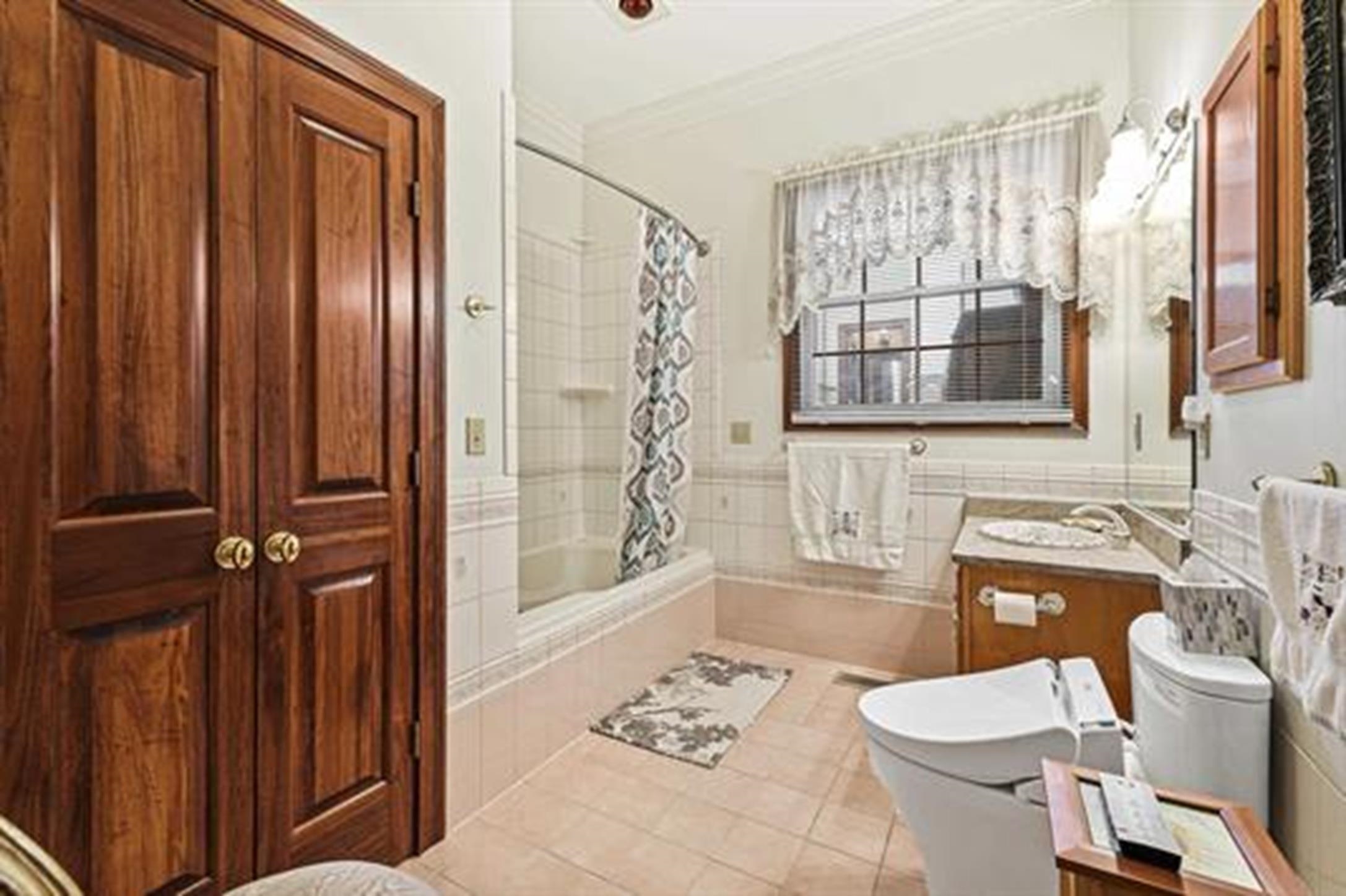 2830 Oakwood Court