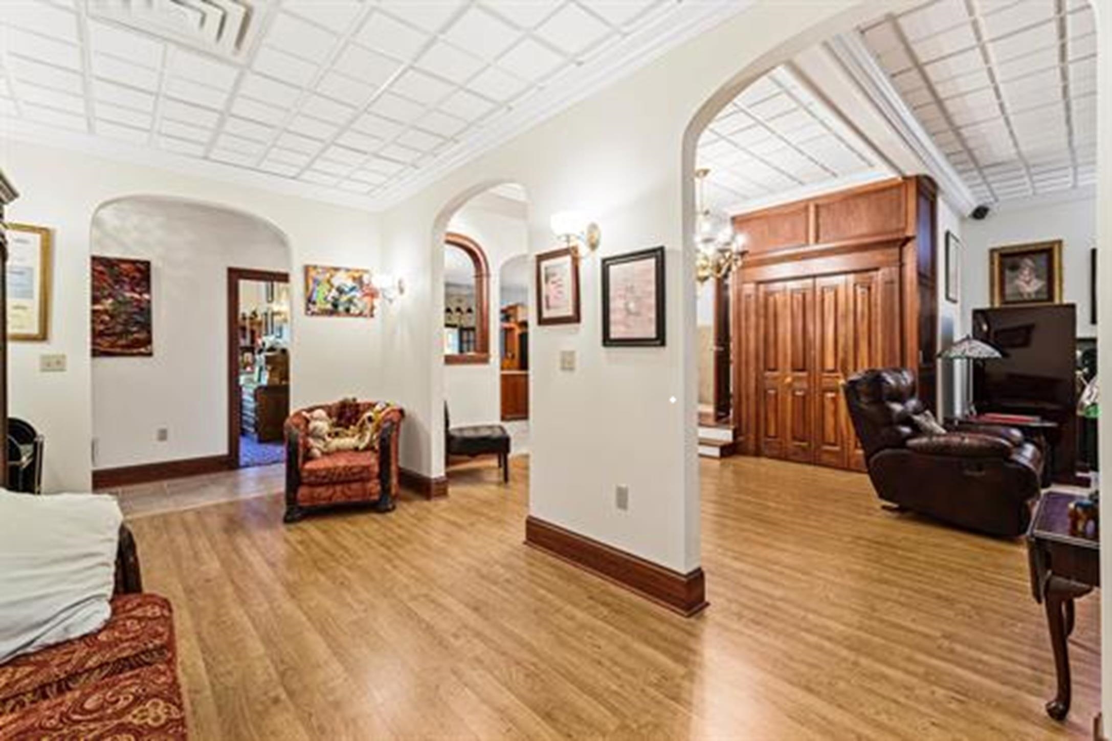 2830 Oakwood Court