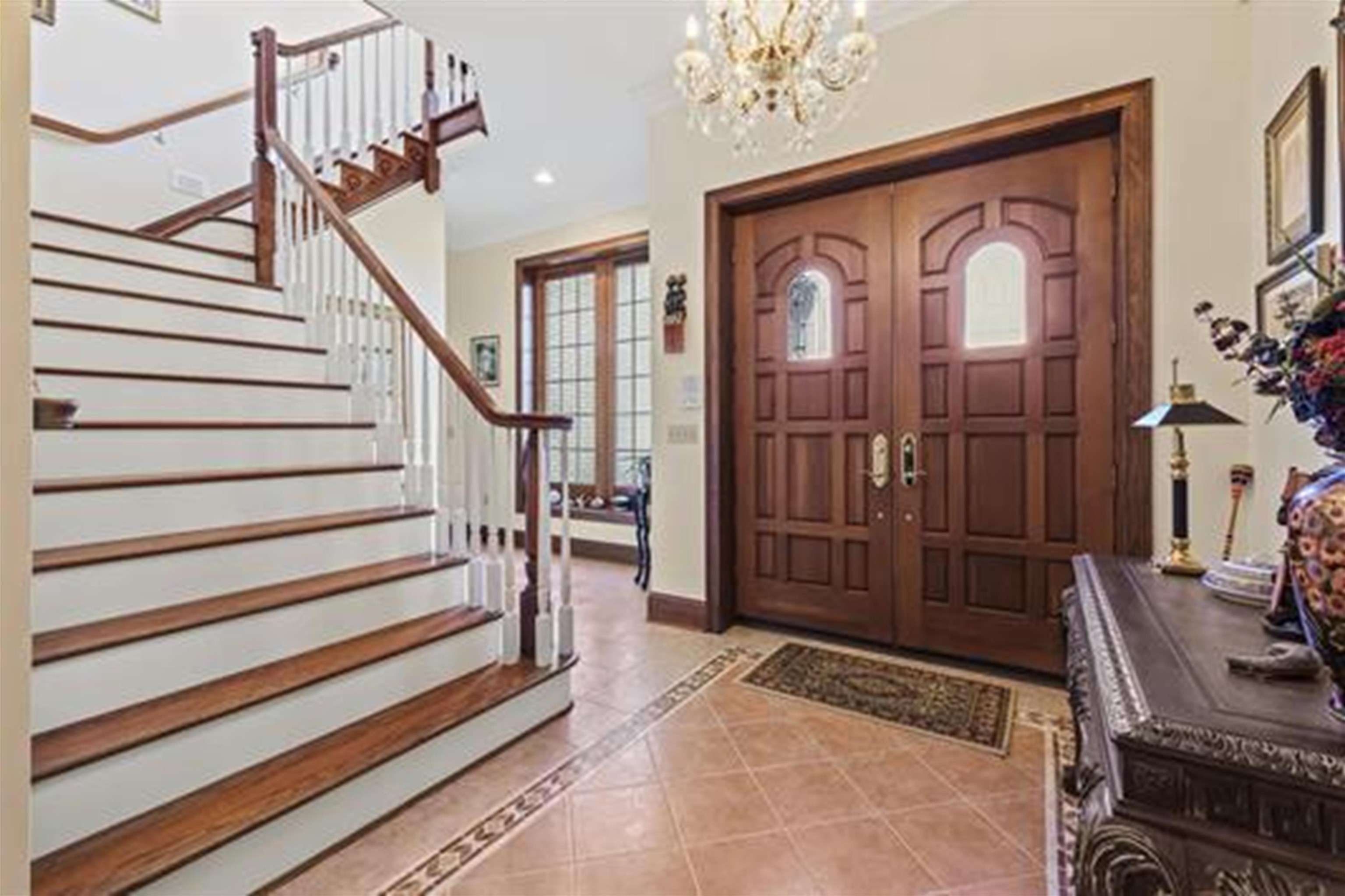 https://zimg.paragon.ice.com/ParagonImages/Property/PH/AABRKY/61025/3/0/0/ab455611d00cea21bb697e60119311a3/0/241ec304592973a52986cce23d485a8a/61025-31574be9-addf-4fc5-9ef4-5b0aa09ceaa4.JPG