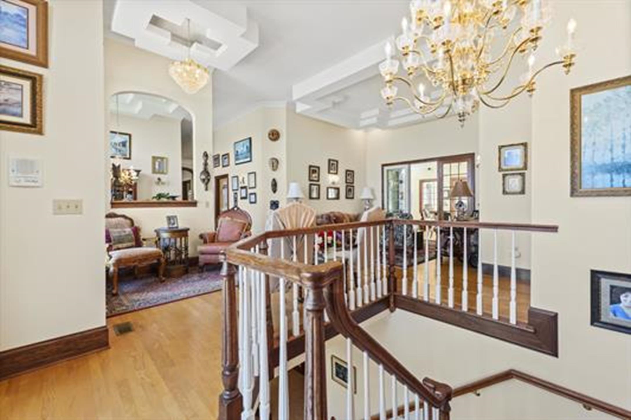 https://zimg.paragon.ice.com/ParagonImages/Property/PH/AABRKY/61025/6/0/0/41efa1e0fc1dd4e766f9a956846f4f16/0/241ec304592973a52986cce23d485a8a/61025-a3a30c9f-0e39-4d5e-85e8-78a615ce2b53.JPG