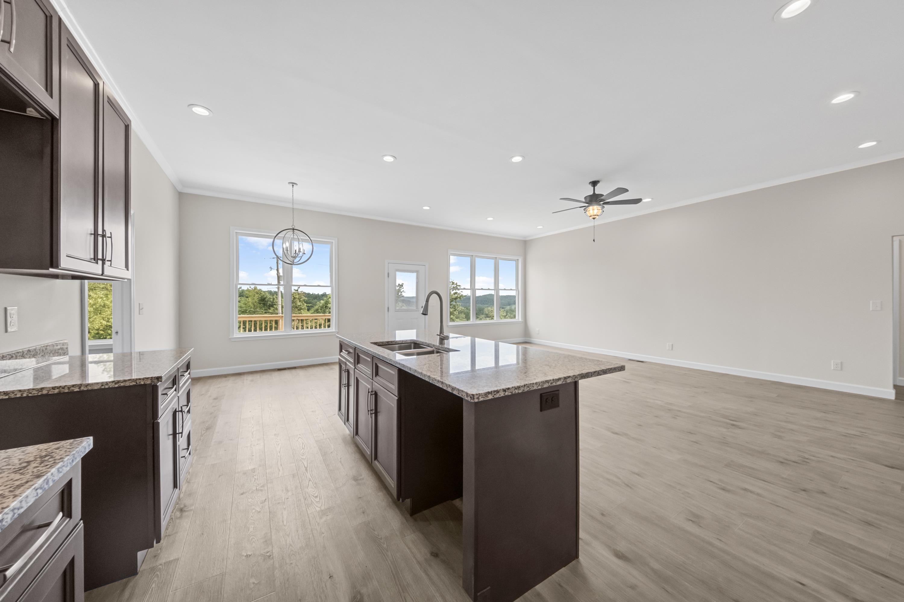 https://zimg.paragon.ice.com/ParagonImages/Property/PH/AABRKY/61026/11/0/0/8c0deaf1c794bcc5c3aa622e5c5e5b08/0/f04df25ee6b9d343a08c096eac9af856/61026-5d02338a-ad6d-4309-9dd3-0748ce27e81f.JPG