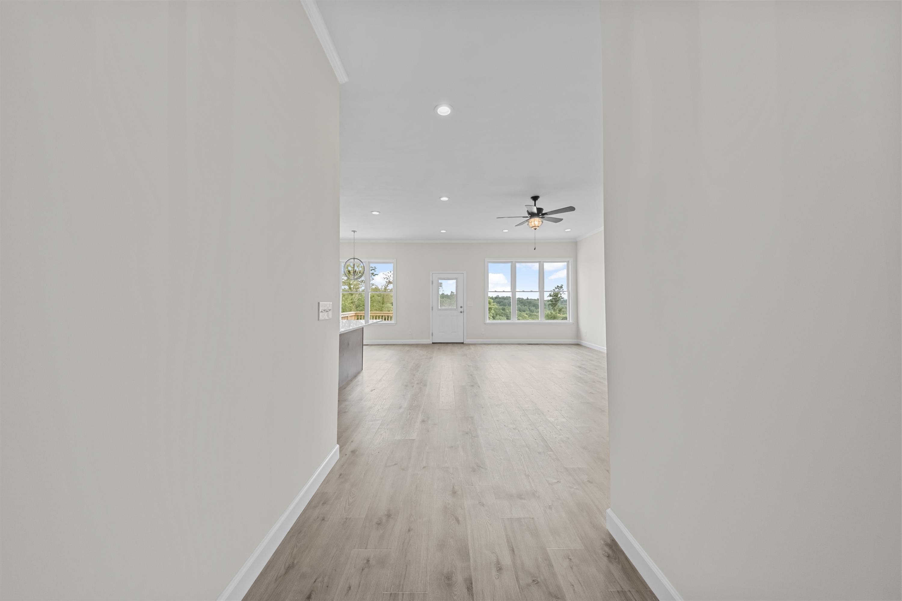 https://zimg.paragon.ice.com/ParagonImages/Property/PH/AABRKY/61026/6/0/0/3f7a6c9b29d558fd960b648322b7e36d/0/f04df25ee6b9d343a08c096eac9af856/61026-fe2b809b-4d54-4d78-8da5-0e8556e96480.JPG