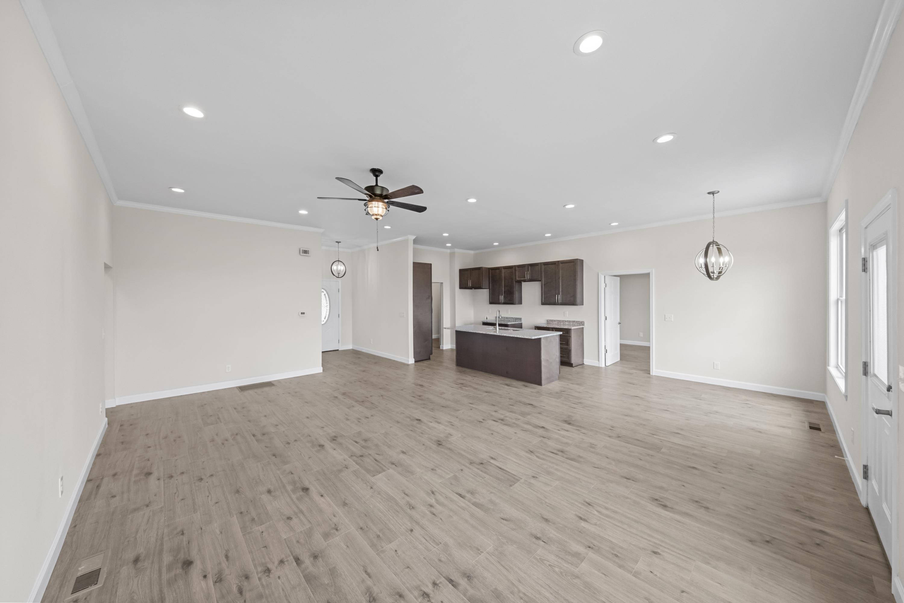 https://zimg.paragon.ice.com/ParagonImages/Property/PH/AABRKY/61026/7/0/0/3ffd49ec9231f84375ebe134c0189414/0/f04df25ee6b9d343a08c096eac9af856/61026-ecdbc9a6-212a-4edf-90b0-db20734b1b55.JPG