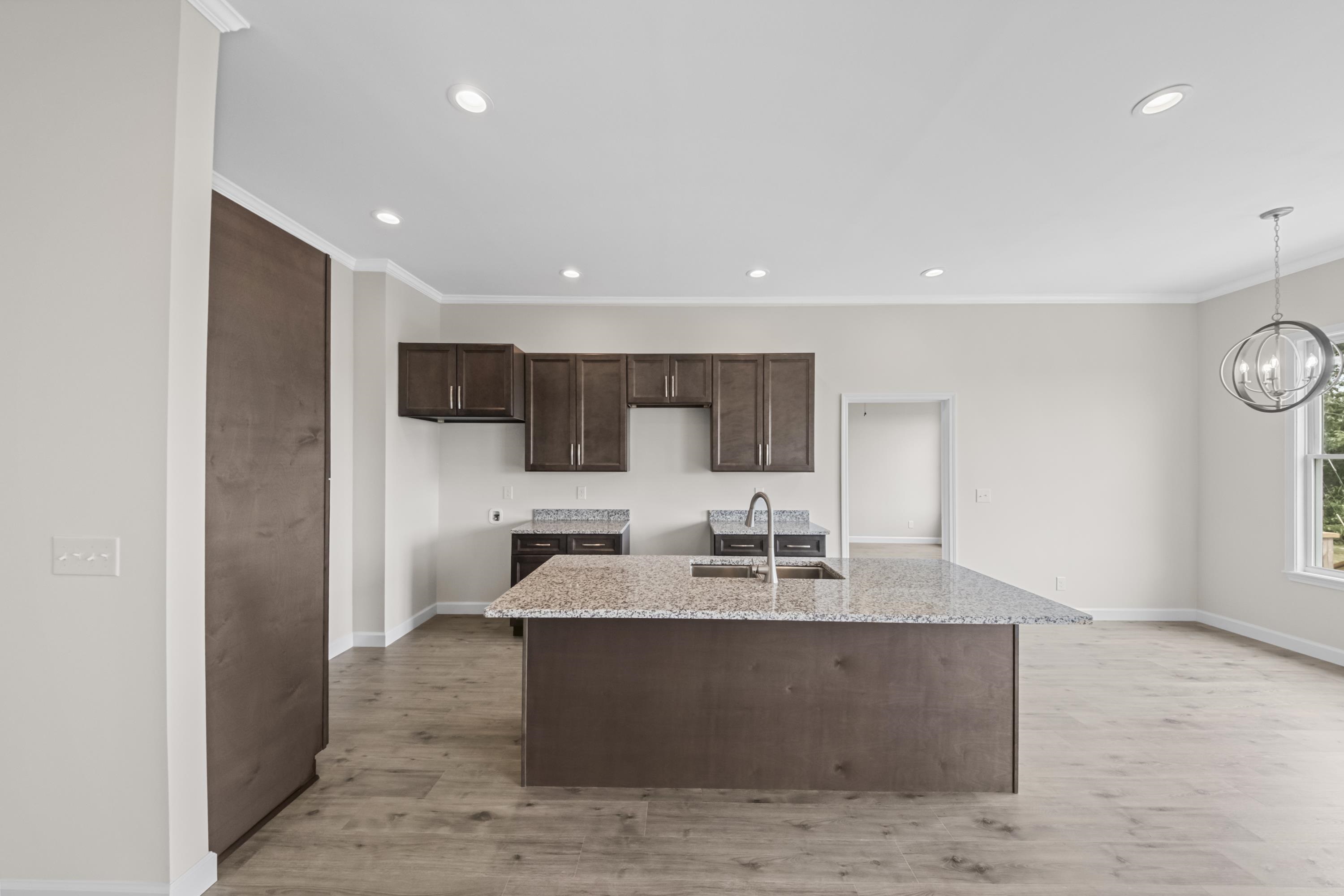 https://zimg.paragon.ice.com/ParagonImages/Property/PH/AABRKY/61026/9/0/0/f7c02b7b08d1dd92f6806e257cb0313c/0/f04df25ee6b9d343a08c096eac9af856/61026-2b8dee45-dbc1-48d3-9d11-ec5c8bead4d8.JPG