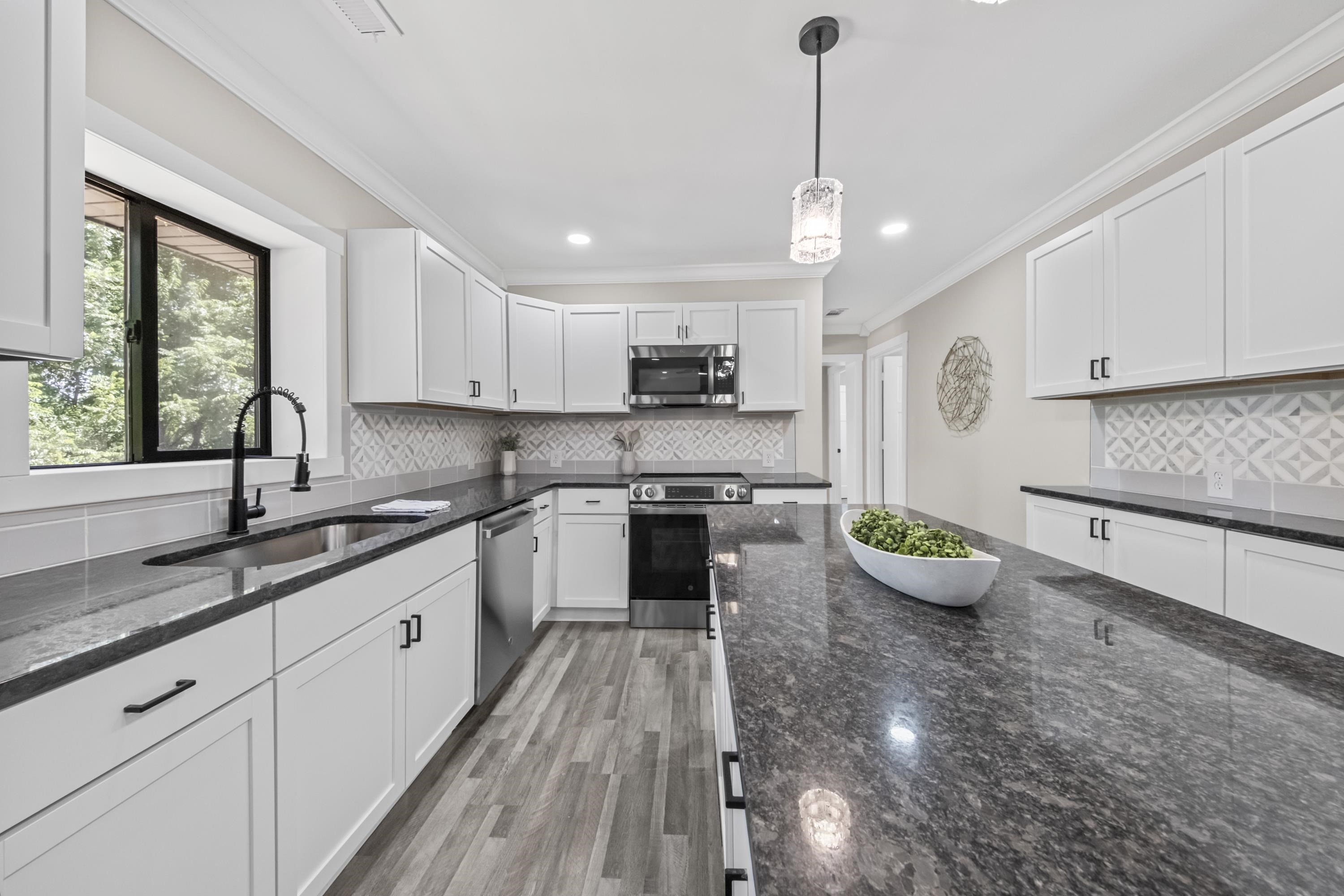 https://zimg.paragon.ice.com/ParagonImages/Property/PH/AABRKY/61027/4/0/0/5f3fc210263796c46ad505c90b24a6d7/0/d273751e3009b23052ba22bbff2fb6ea/61027-cf01c468-70ef-4bbc-a1c7-431504124f3f.JPG