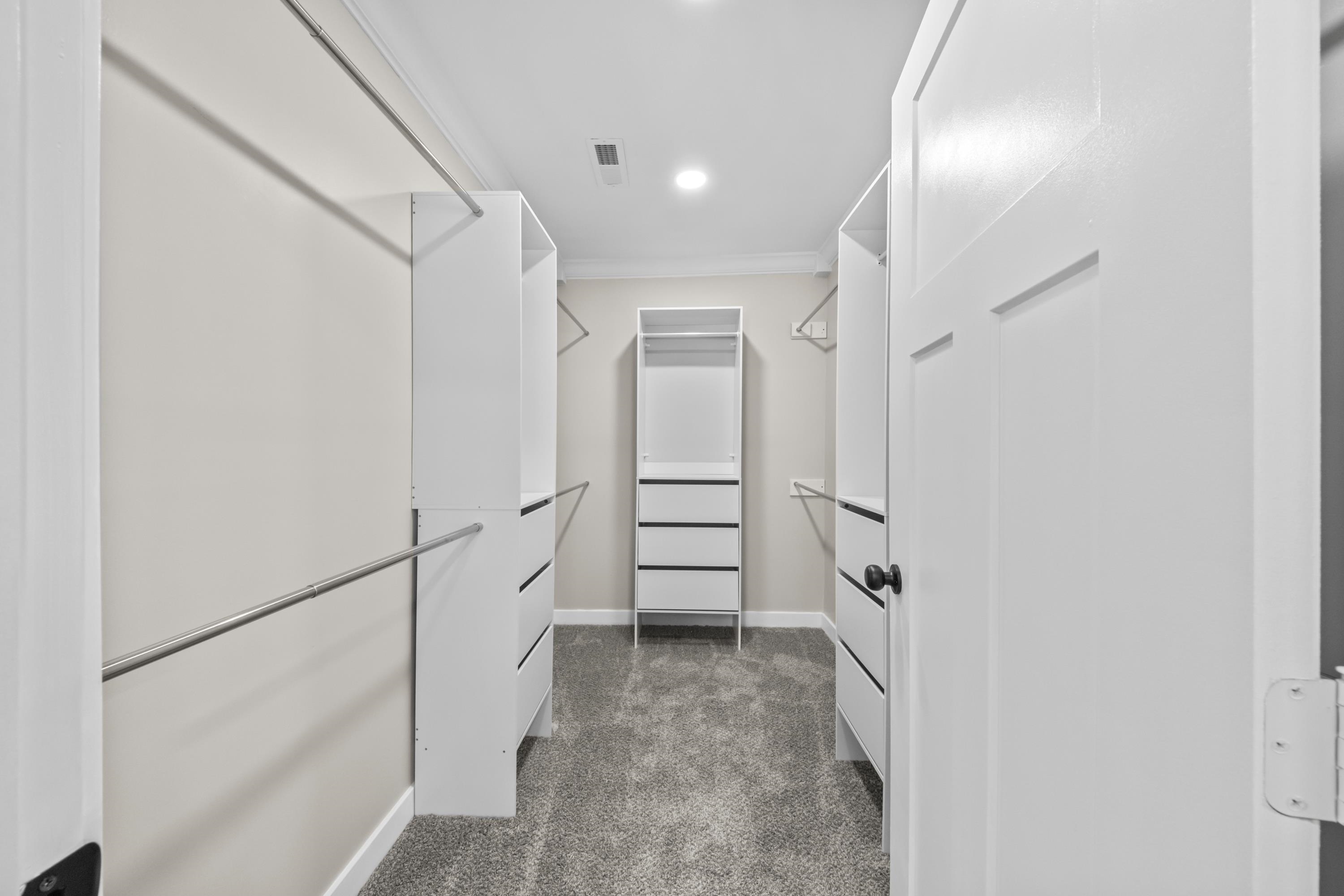 https://zimg.paragon.ice.com/ParagonImages/Property/PH/AABRKY/61027/7/0/0/65f2faa3b351a3b8dd218cd7dbcd796b/0/d273751e3009b23052ba22bbff2fb6ea/61027-af8847d0-01c3-47f0-88f1-707733555aa4.JPG