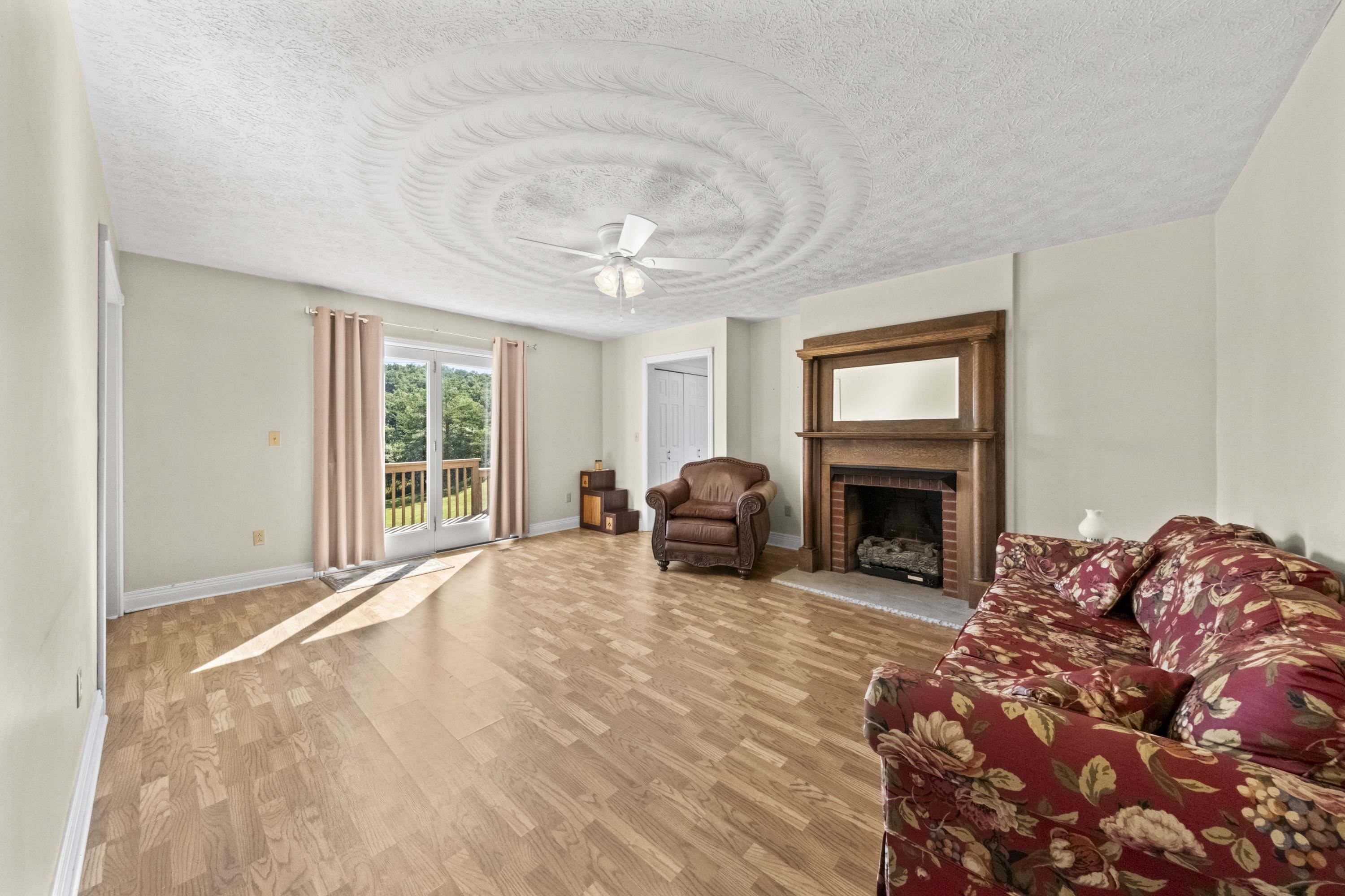 https://zimg.paragon.ice.com/ParagonImages/Property/PH/AABRKY/61028/10/0/0/61efad1eb9ddedf1c1344f1f816d8576/0/6239de1358d0325cb4cbb47656f01765/61028-43f3aa98-c68f-4456-9b8a-457c9fb3d87b.JPG