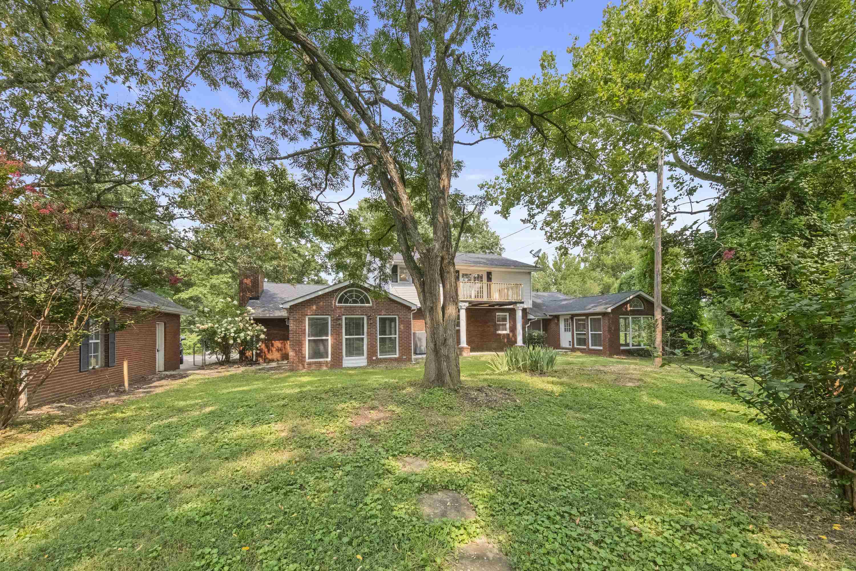 https://zimg.paragon.ice.com/ParagonImages/Property/PH/AABRKY/61029/3/0/0/5ae636448fd0a850f653acf18efefd3d/0/91c5efc2399176107c5774ffa586b559/61029-34288648-abdf-473d-a64e-d6b0bdd7e586.JPG