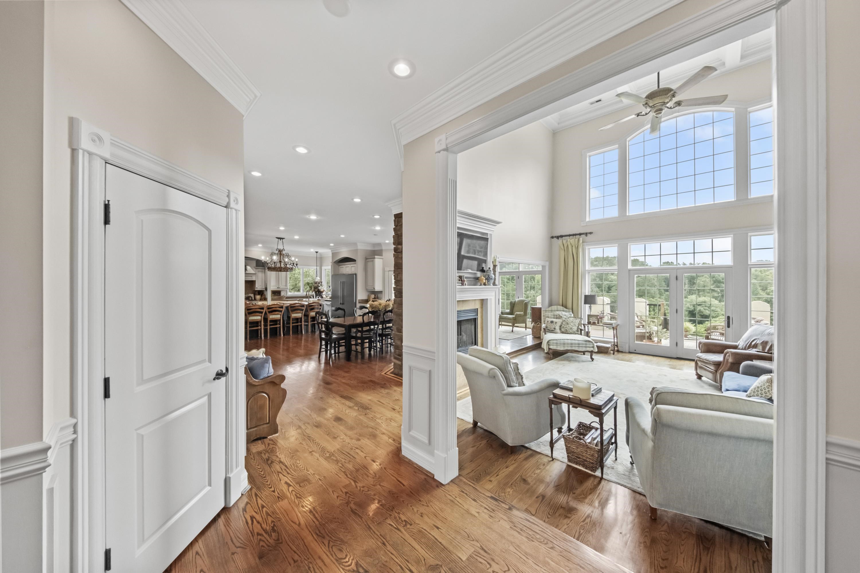 https://zimg.paragon.ice.com/ParagonImages/Property/PH/AABRKY/61031/5/0/0/45a03421c32b09d59a4deadd6bcd20a0/0/599e1194a946044f4f431c8ba00580f8/61031-0e1a09e5-31c5-4793-aa87-39e36545e22a.JPG