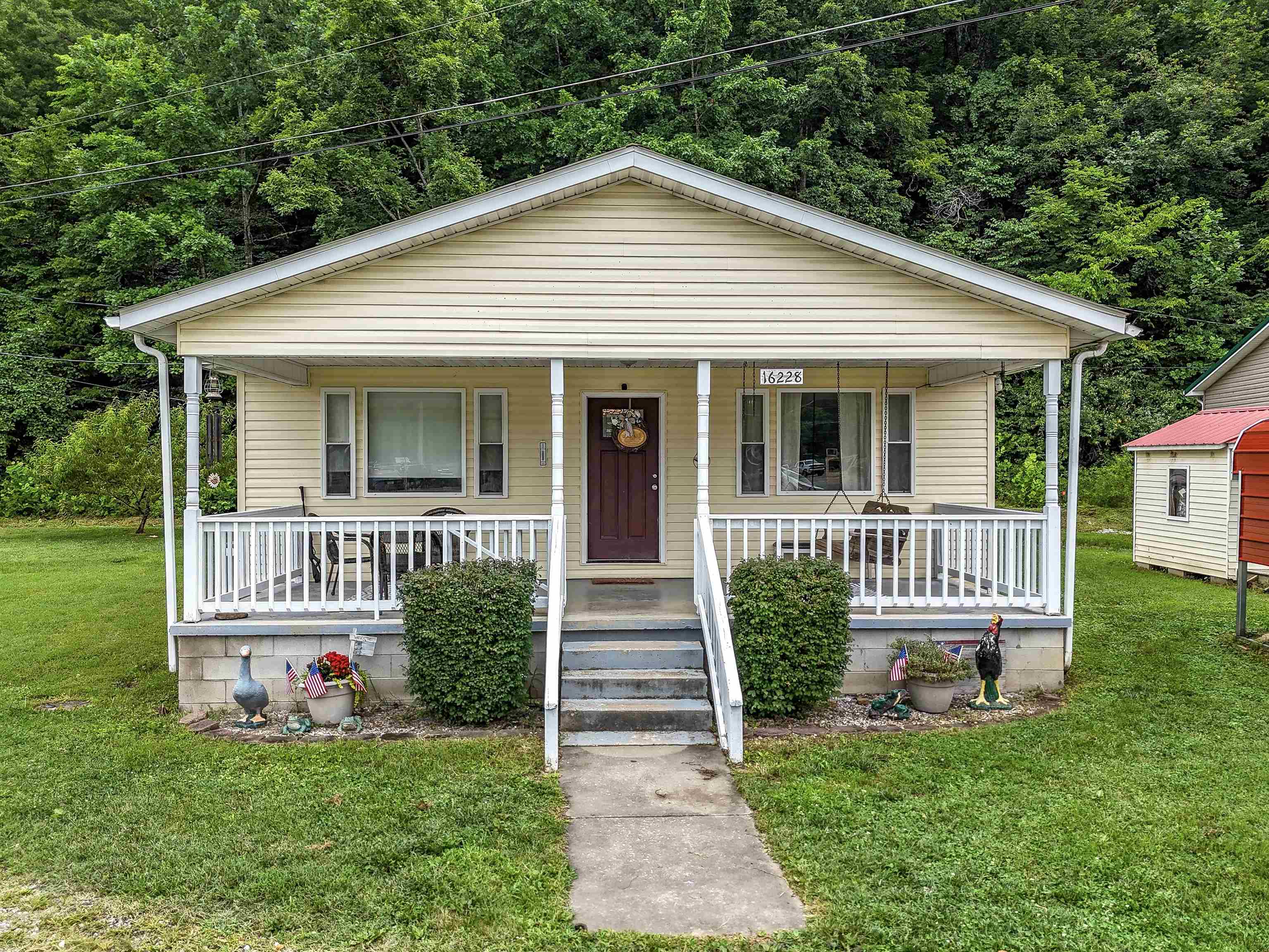 https://zimg.paragon.ice.com/ParagonImages/Property/PH/AABRKY/61032/1/0/0/e8c45aab59b29dd9c5d7f0acde95278c/0/0072f61d422860058ad0f93ea4c8ba6a/61032-828e0cd1-7e4c-4cb0-8b65-5e58de8900c7.JPG