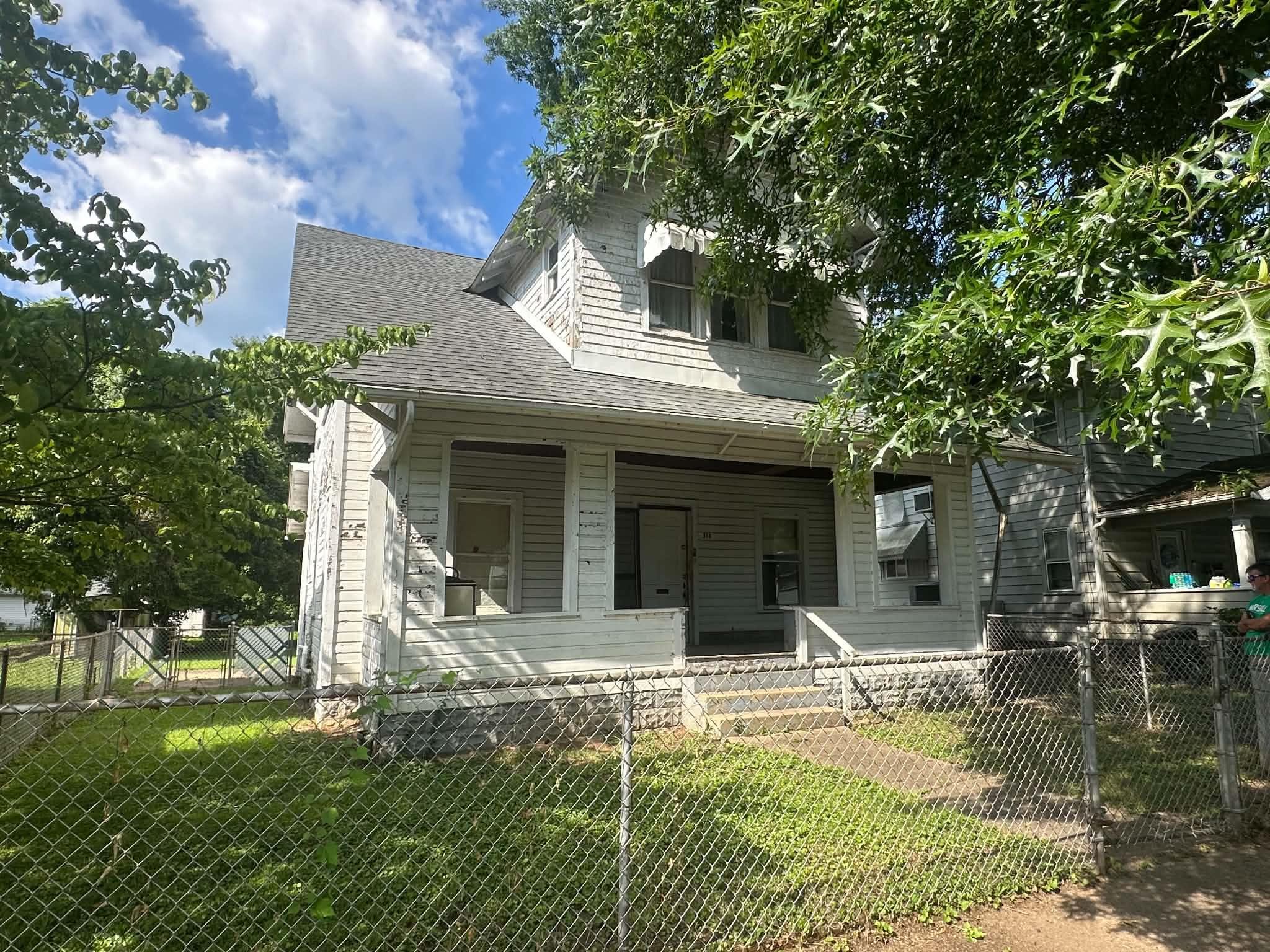 https://zimg.paragon.ice.com/ParagonImages/Property/PH/AABRKY/61052/1/0/0/ccf8e9b37b69a15439c2c110970dcdb1/0/492c8127e85f74d4e6ea7bf3c82dd513/61052-a72ffb0b-9183-41fb-bc89-ab78e3a0ddf6.JPG