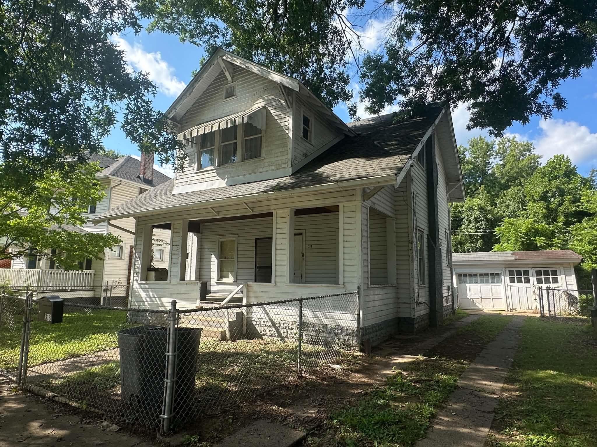 https://zimg.paragon.ice.com/ParagonImages/Property/PH/AABRKY/61052/2/0/0/76d83cadbfaa72e7b47ca1b22571d371/0/492c8127e85f74d4e6ea7bf3c82dd513/61052-906e3300-b9b5-483e-b674-b0f3355efecc.JPG