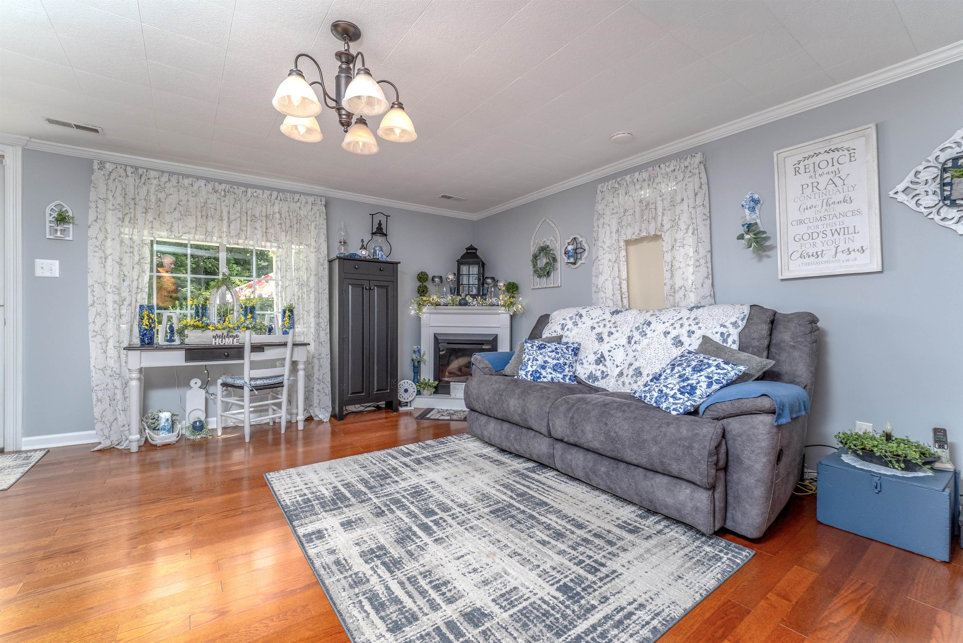 https://zimg.paragon.ice.com/ParagonImages/Property/PH/AABRKY/61059/6/0/0/67c1b9b5d584c5269907c923c2a125c9/0/907e93d61d7a738d0457f906796c9ce3/61059-e519969b-86ee-4cc9-a92f-3117facafd1a.JPG