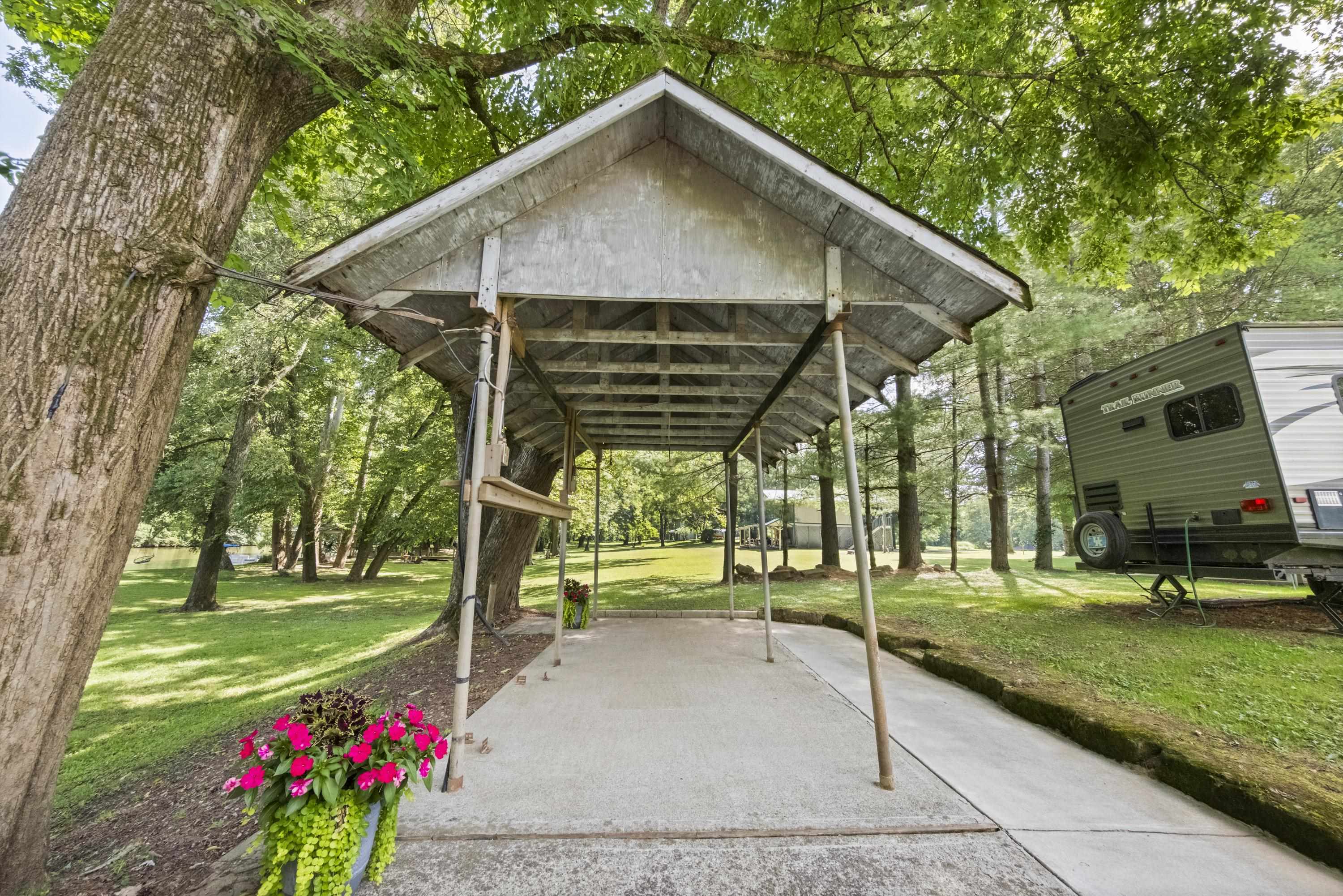 https://zimg.paragon.ice.com/ParagonImages/Property/PH/AABRKY/61061/10/0/0/abb6f7141568d6b1b99f6f8f44c3ddfb/0/45dbb5df36204af1d958bcaf281e13c8/61061-e7ee7cd2-40bc-4abb-92a1-2bab389e75dd.JPG