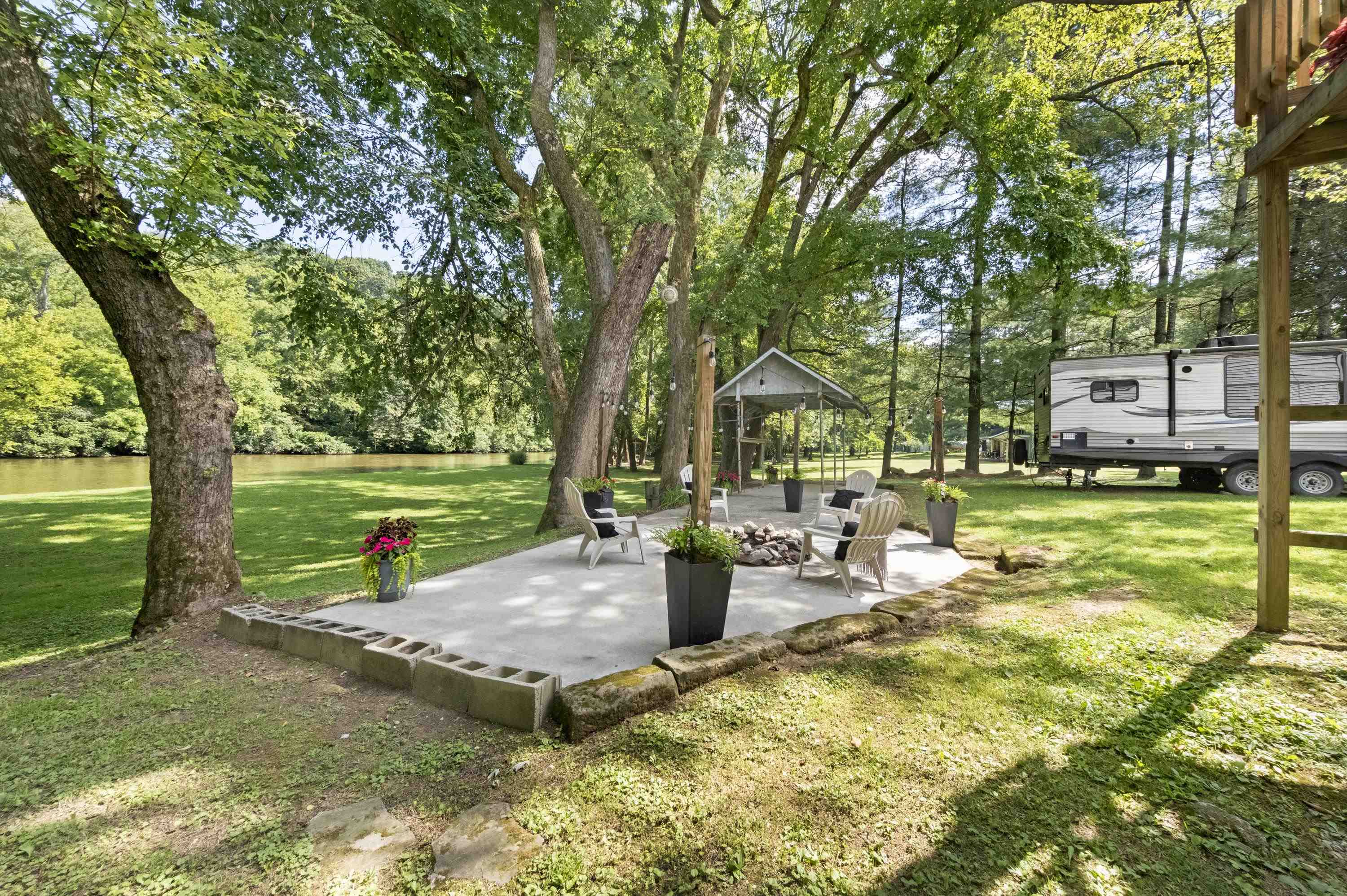 https://zimg.paragon.ice.com/ParagonImages/Property/PH/AABRKY/61061/9/0/0/67860a62515541aa53e1eb11b6ee1abe/0/45dbb5df36204af1d958bcaf281e13c8/61061-f4b53f86-2207-4b04-90c1-bebda1a55e30.JPG