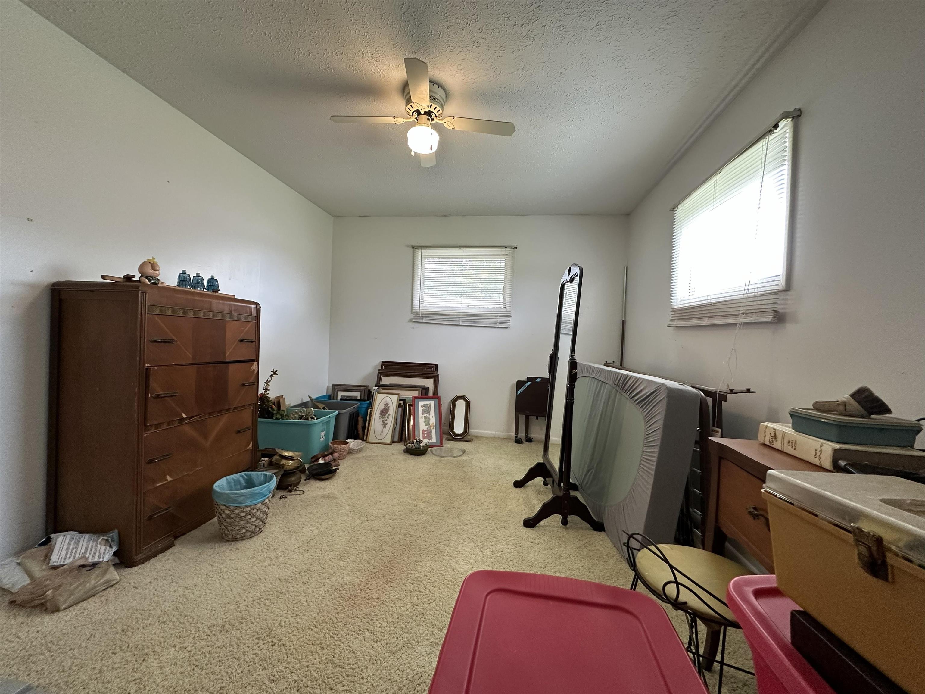 https://zimg.paragon.ice.com/ParagonImages/Property/PH/AABRKY/61062/12/0/0/5a1772a0455b365e25343358657a94a5/0/4ee1661c977857a97bec411fd02e2260/61062-0a2efe69-900b-4cc1-96d5-cddd769dddbe.JPG