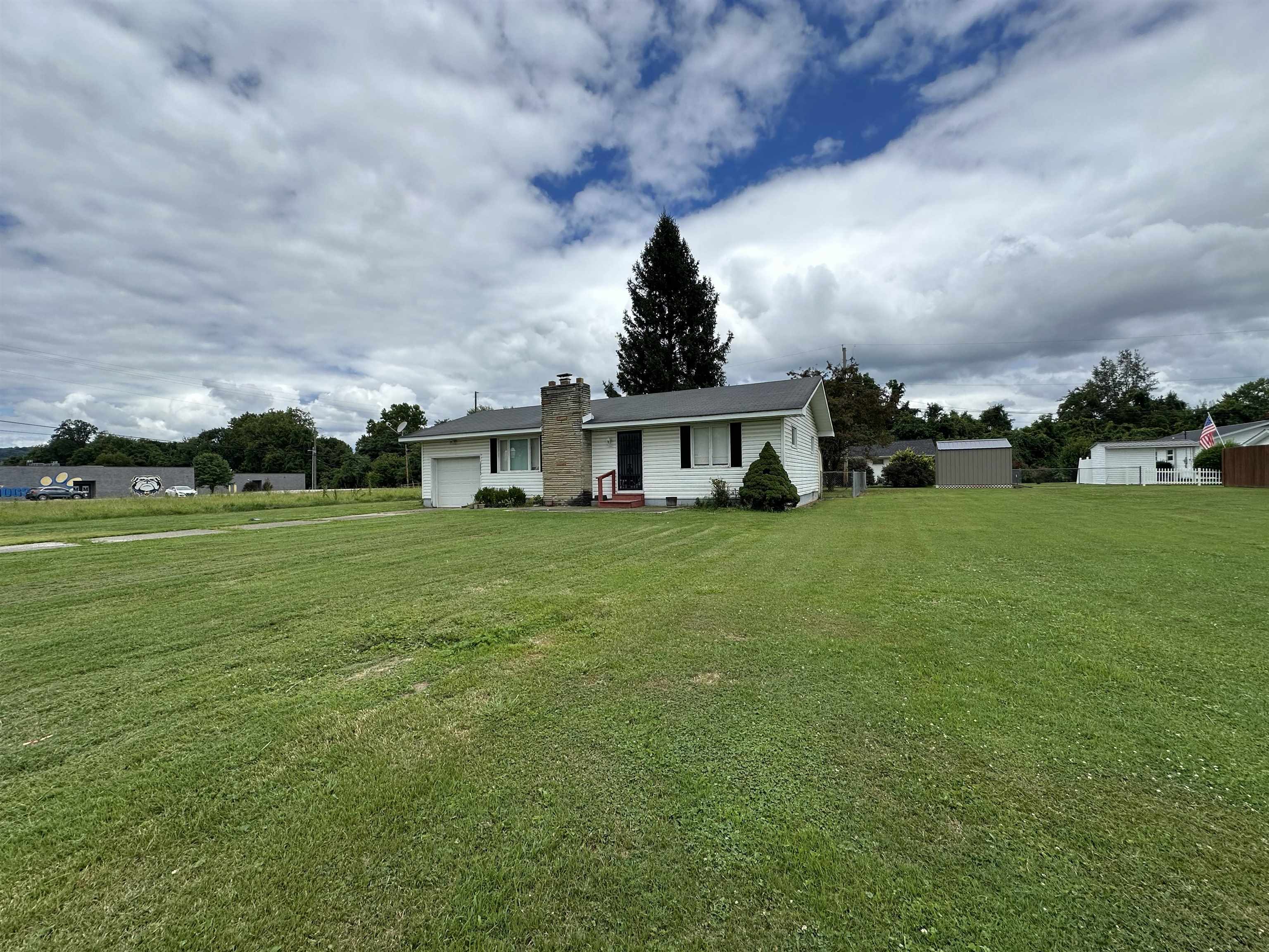 https://zimg.paragon.ice.com/ParagonImages/Property/PH/AABRKY/61062/2/0/0/4714f96a50800515780ace80ce560ecc/0/4ee1661c977857a97bec411fd02e2260/61062-7b0b73ba-2f9d-4590-b8d1-426f08099294.JPG