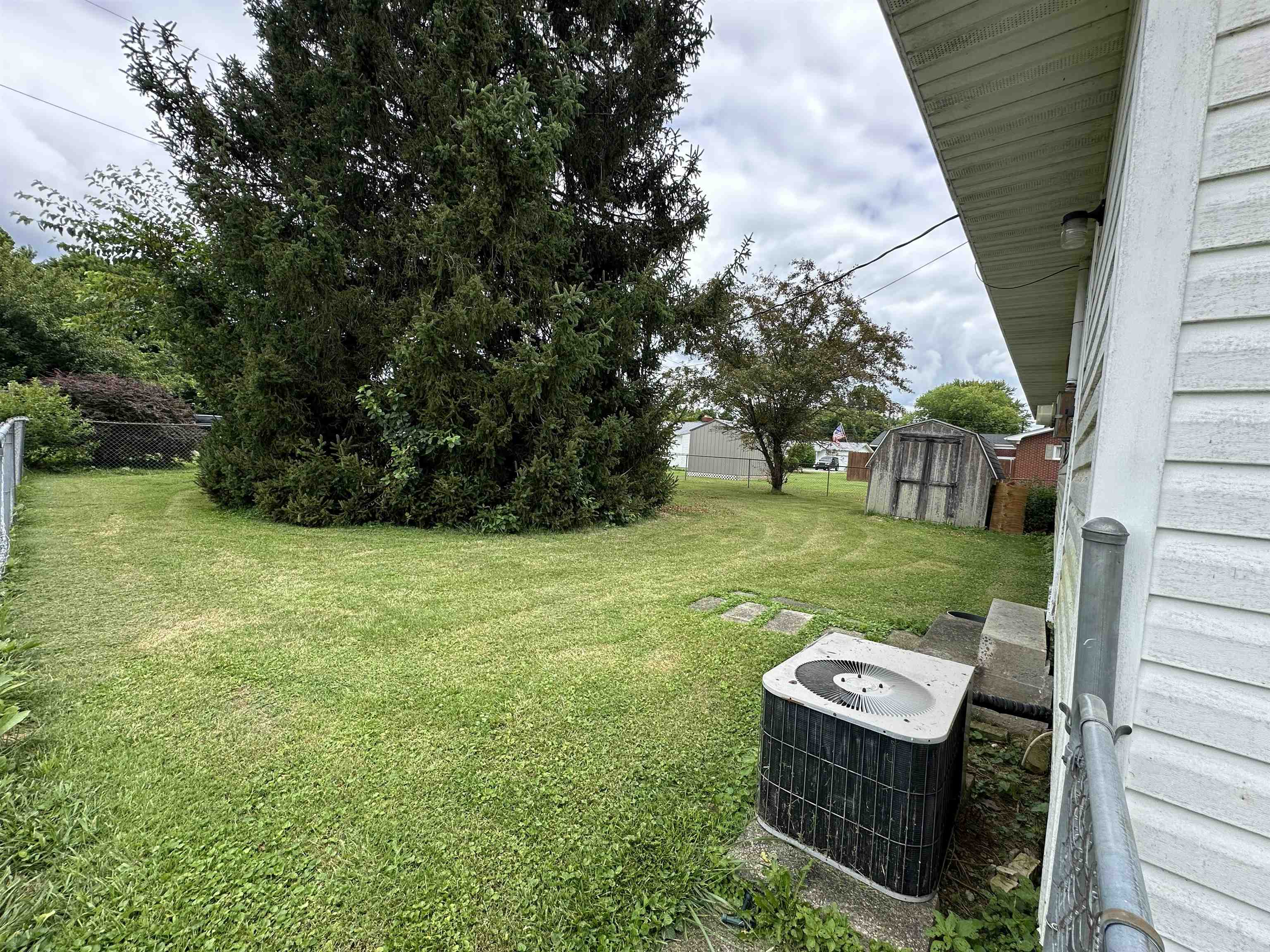 https://zimg.paragon.ice.com/ParagonImages/Property/PH/AABRKY/61062/3/0/0/79c7c1303f9ab52d431209574f74c940/0/4ee1661c977857a97bec411fd02e2260/61062-2bfe59eb-72e8-4a5e-a270-511dc9bc86e1.JPG