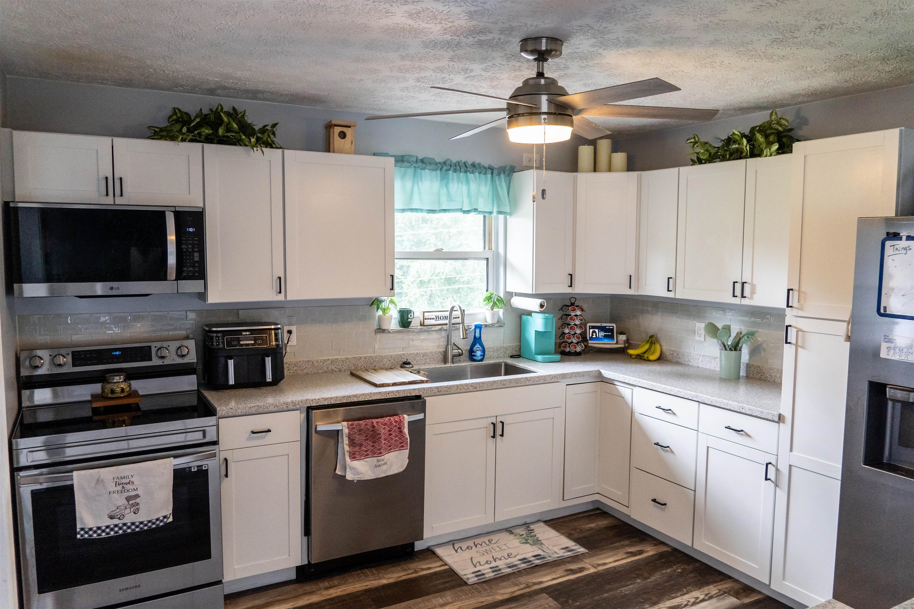 https://zimg.paragon.ice.com/ParagonImages/Property/PH/AABRKY/61065/4/0/0/2f13b7c4e846b0414bedd2b3d44c2aa8/0/d9a30af07c73cb7ff8c89d080a7435c2/61065-519b8521-2442-4aed-8086-a27a39b3127f.JPG