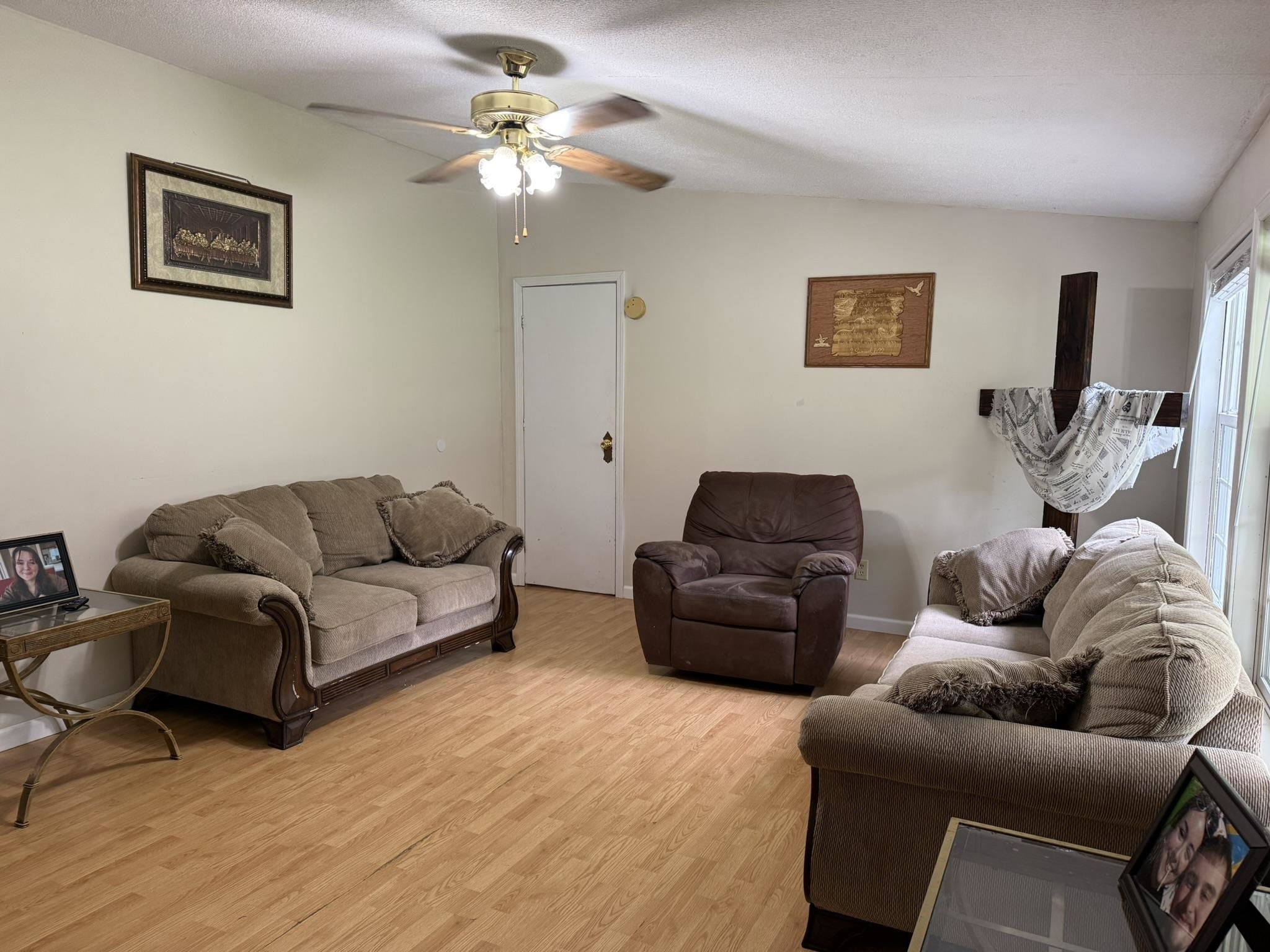 https://zimg.paragon.ice.com/ParagonImages/Property/PH/AABRKY/61067/6/0/0/69b3f7416869757ffd0ca9461f048320/0/16af9ec8209be3586265633c551cbeb3/61067-af124bbd-b3ea-4978-baaf-93840308c03c.JPG