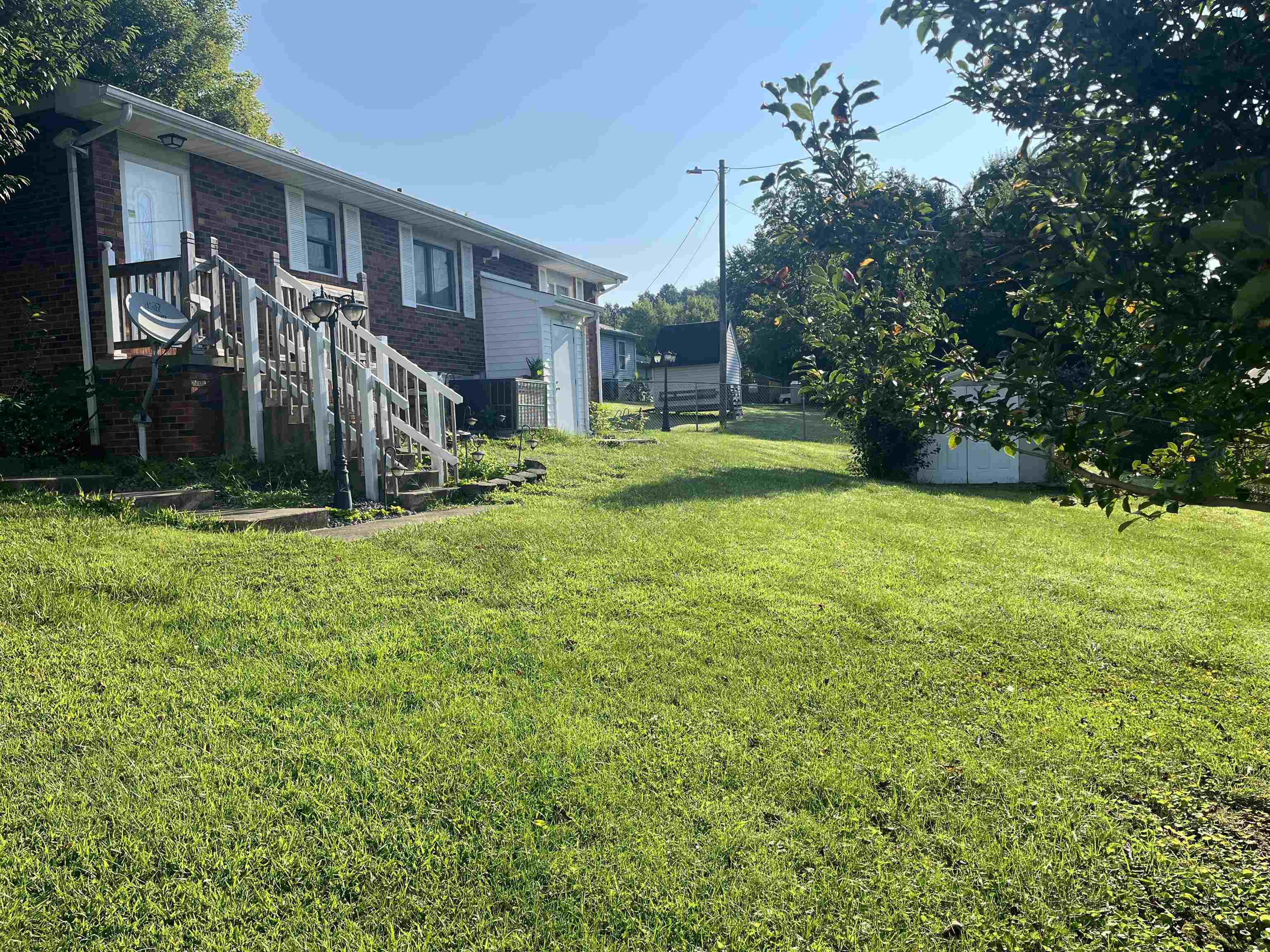 https://zimg.paragon.ice.com/ParagonImages/Property/PH/AABRKY/61069/11/0/0/0185da88132bc105a20142f909cde1ba/0/d23aa073f59dfc82712fe5fed96fd1ef/61069-99f777b1-00d5-44b3-8e90-60b865239f4c.JPG