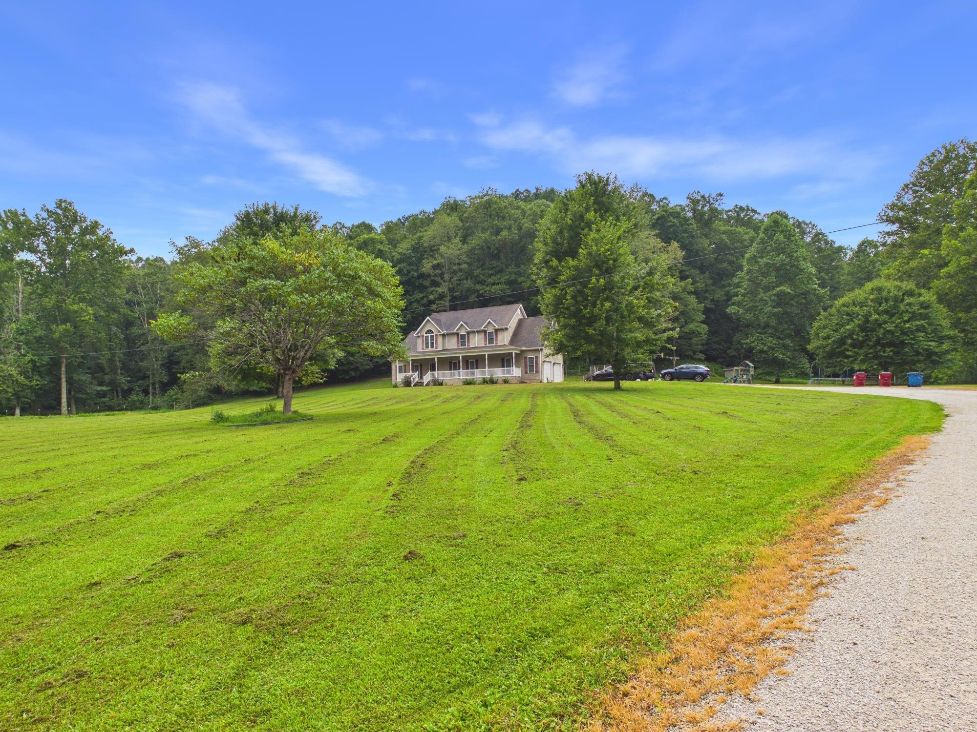 https://zimg.paragon.ice.com/ParagonImages/Property/PH/AABRKY/61071/2/0/0/22c2b40076789bbe3d37e38197dfe568/0/725ebd03b443881a0bc59afc00c362c6/61071-8a230fb3-e53d-4c03-ac74-0b62db43d6a6.JPG