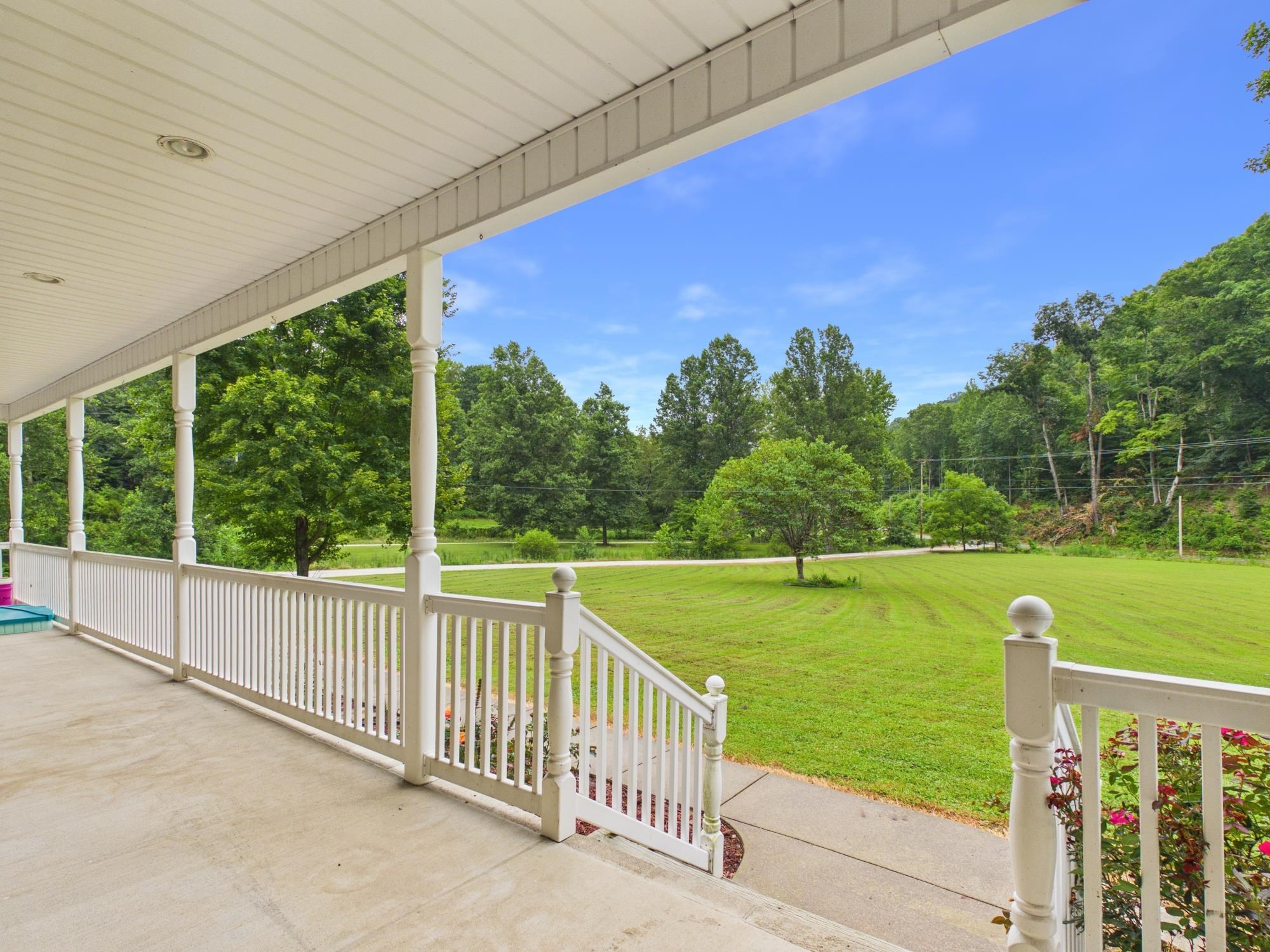 https://zimg.paragon.ice.com/ParagonImages/Property/PH/AABRKY/61071/3/0/0/fdf062964fa85423eb3fe647d14ee55d/0/725ebd03b443881a0bc59afc00c362c6/61071-33c20698-62de-4144-babb-1520c8a40497.JPG
