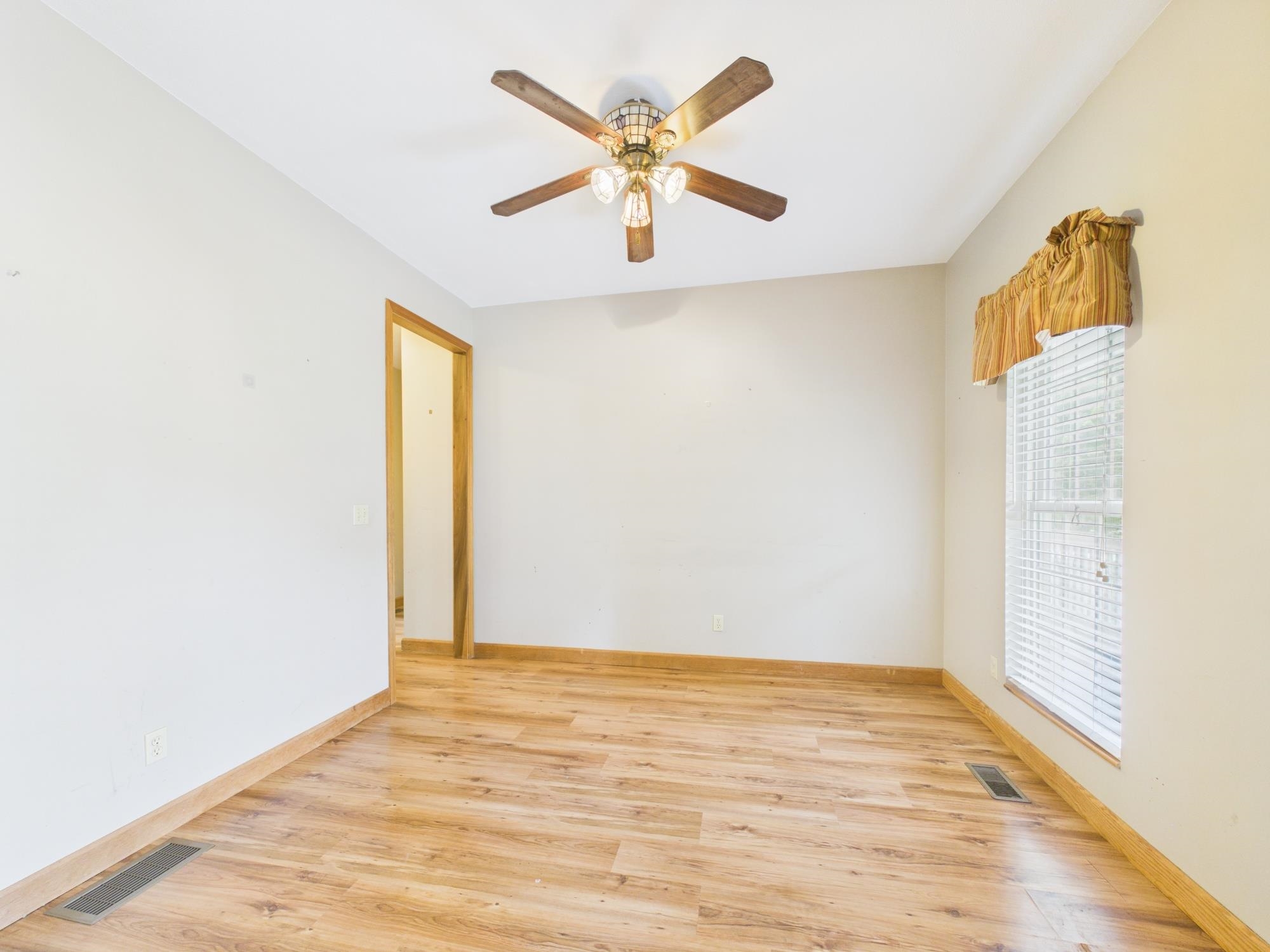 https://zimg.paragon.ice.com/ParagonImages/Property/PH/AABRKY/61071/6/0/0/58ede2117ff0d2f9e09ba2e749c67a5a/0/725ebd03b443881a0bc59afc00c362c6/61071-7a864718-bc38-4909-92b9-ccf3a0dcf676.JPG